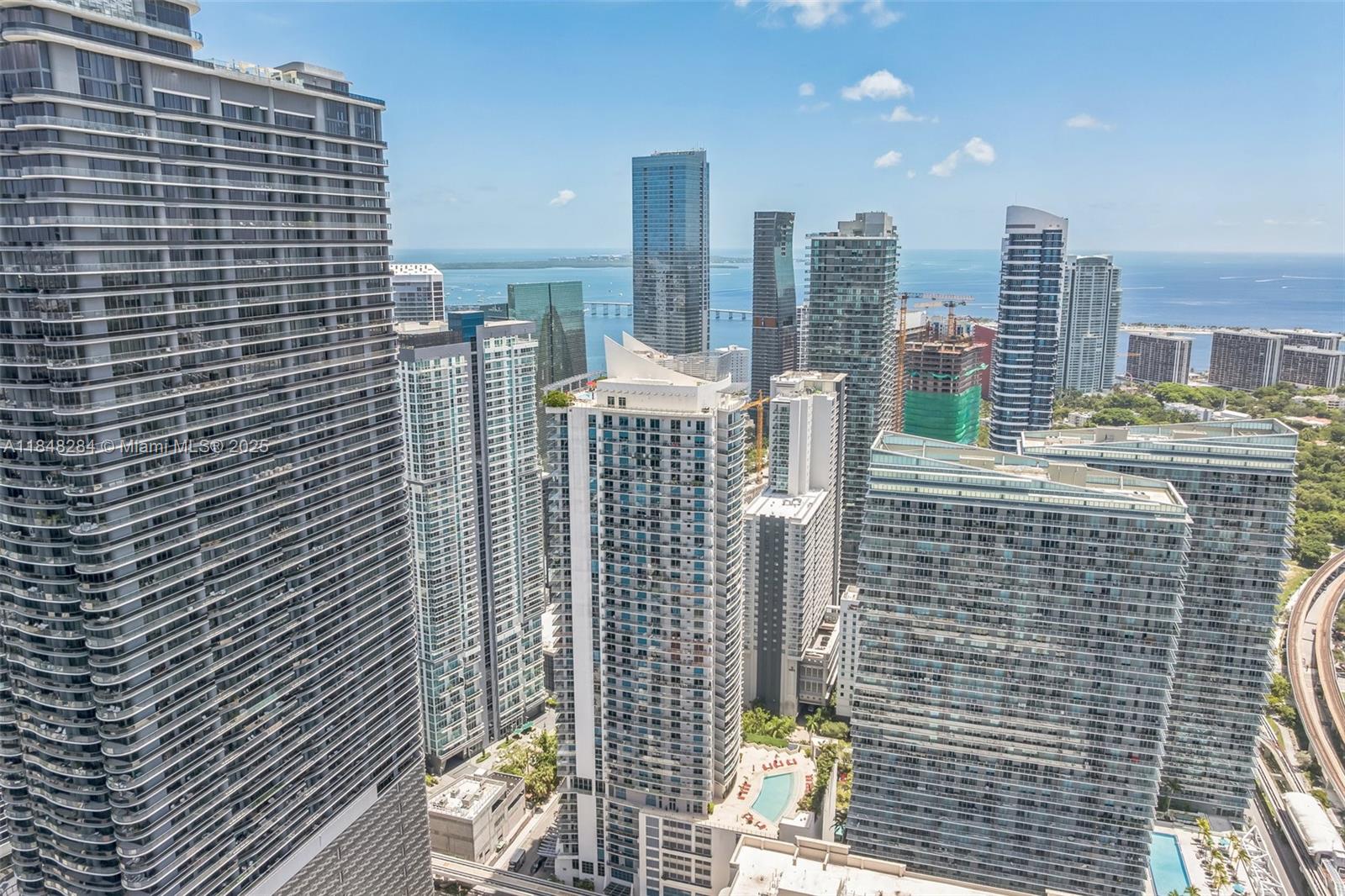 1100 MILLECENTO RESIDENCE - Residential