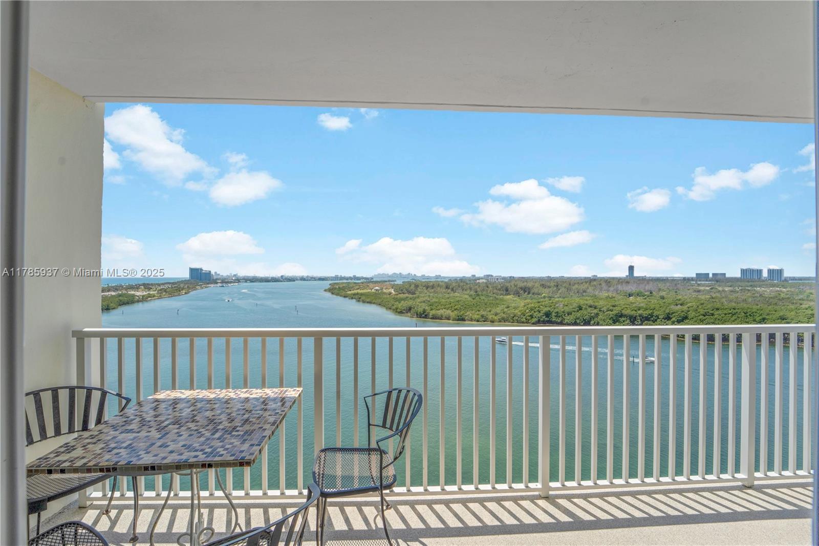 ARLEN HOUSE CONDO - Residential