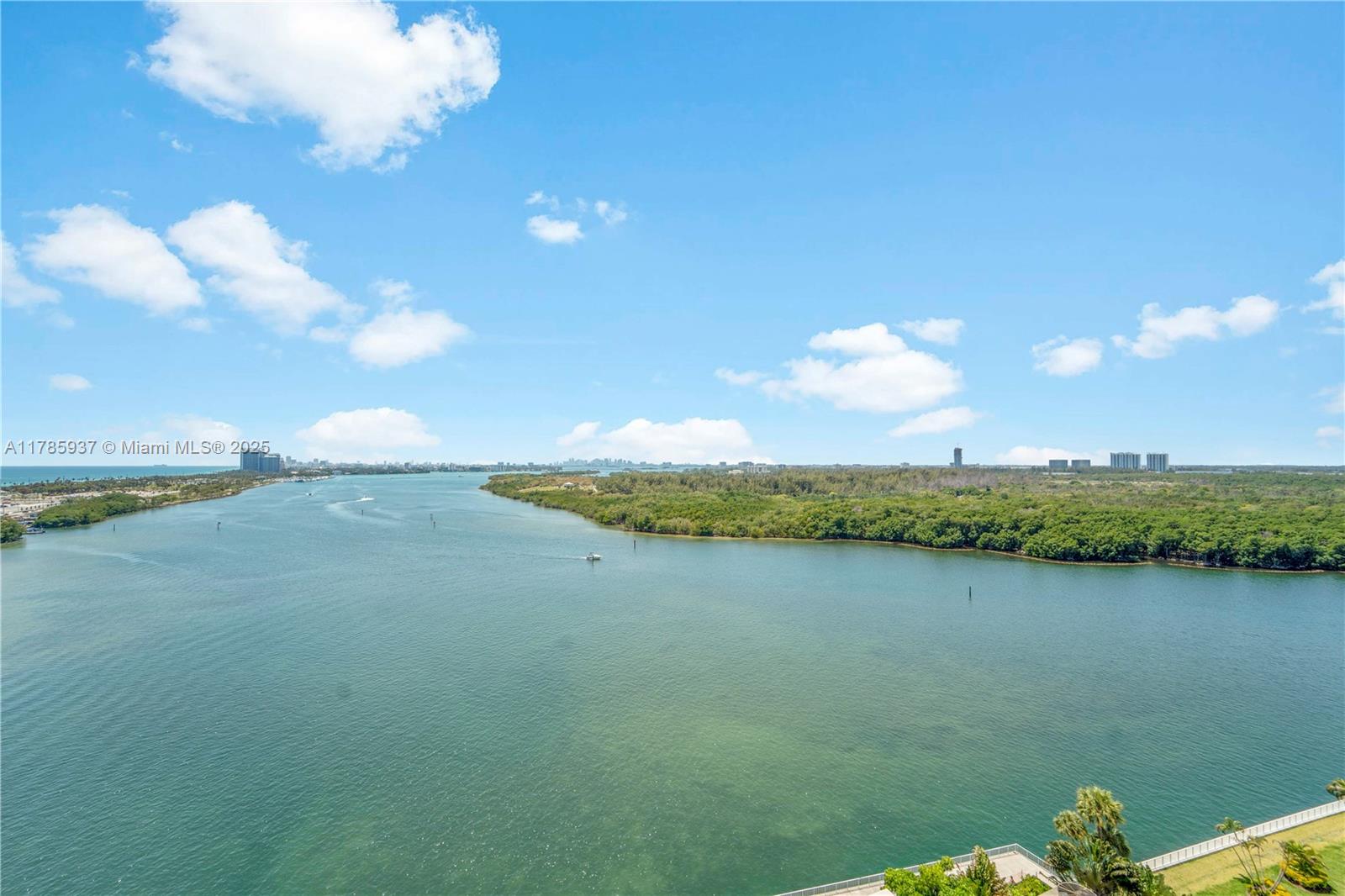 ARLEN HOUSE CONDO - Residential