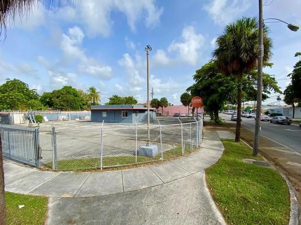 1910 NW 17th Ave