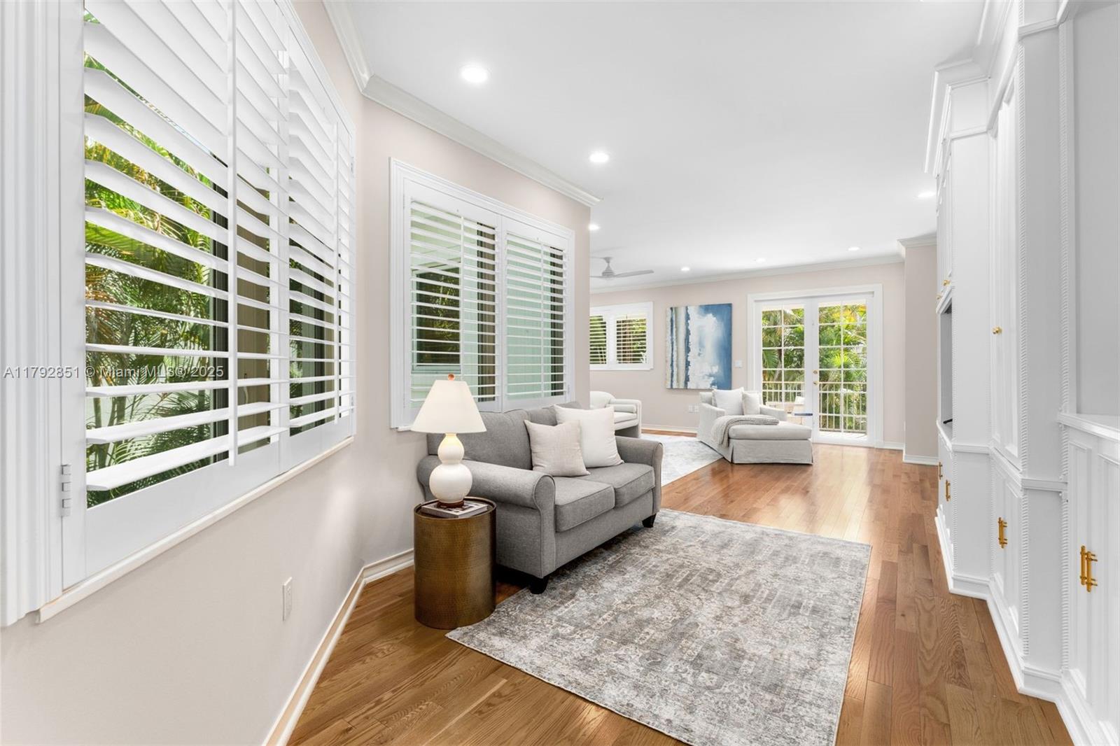 UNIVERSITY PLACE - Residential