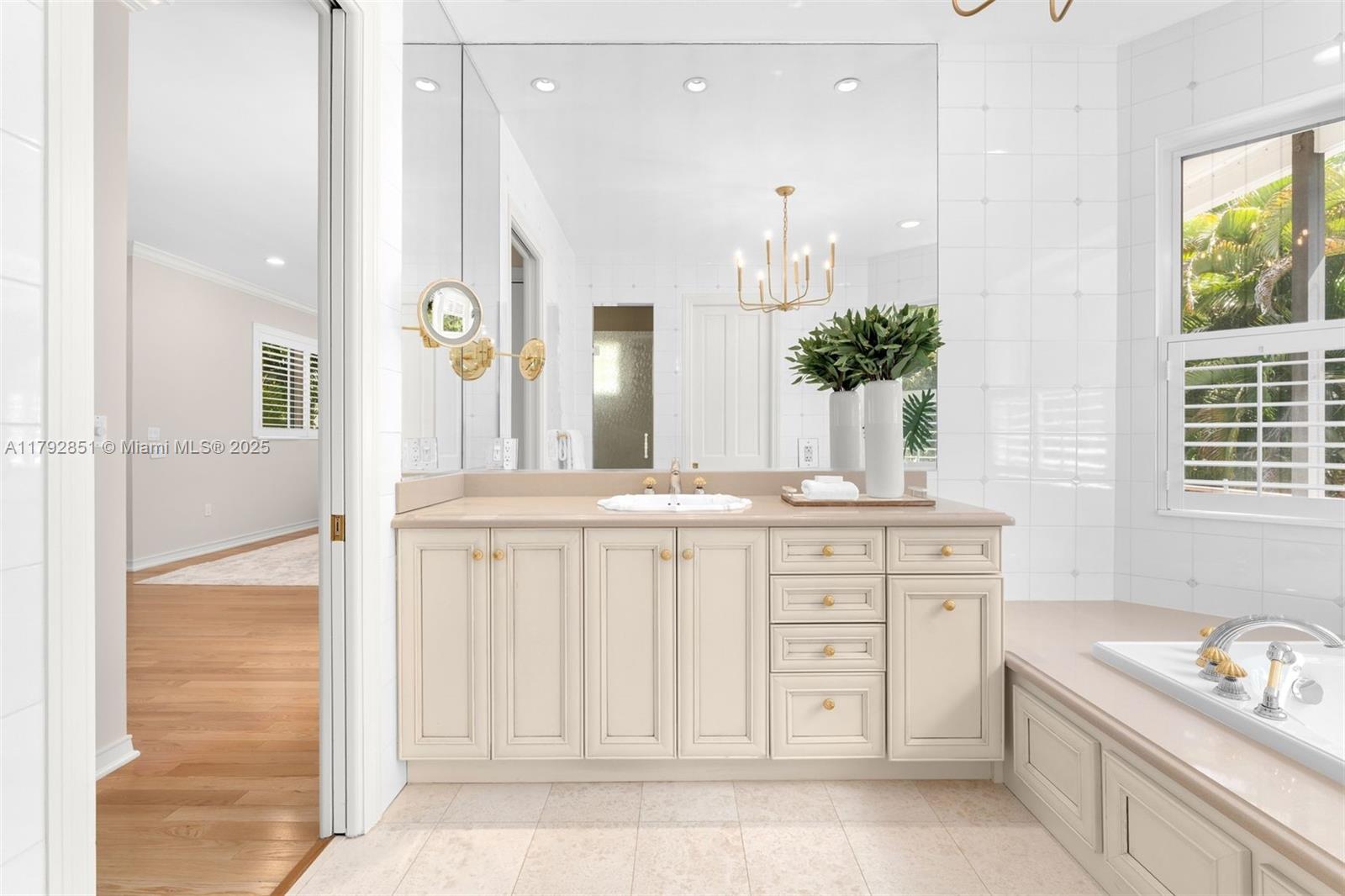 UNIVERSITY PLACE - Residential