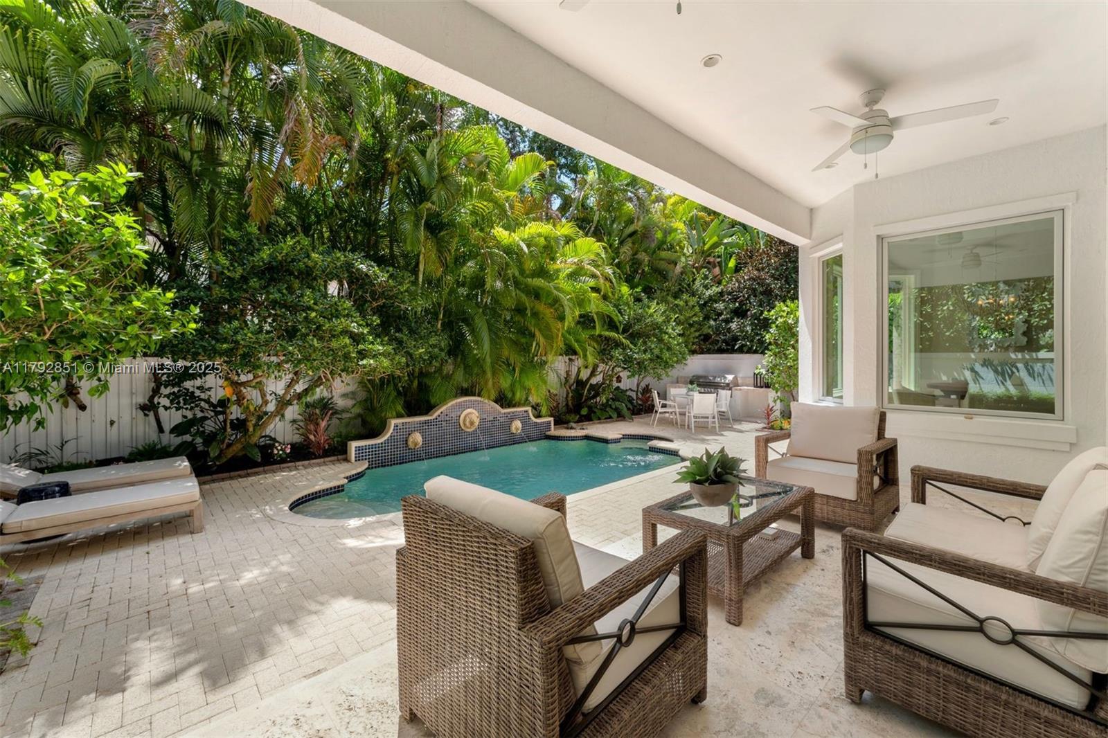 UNIVERSITY PLACE - Residential