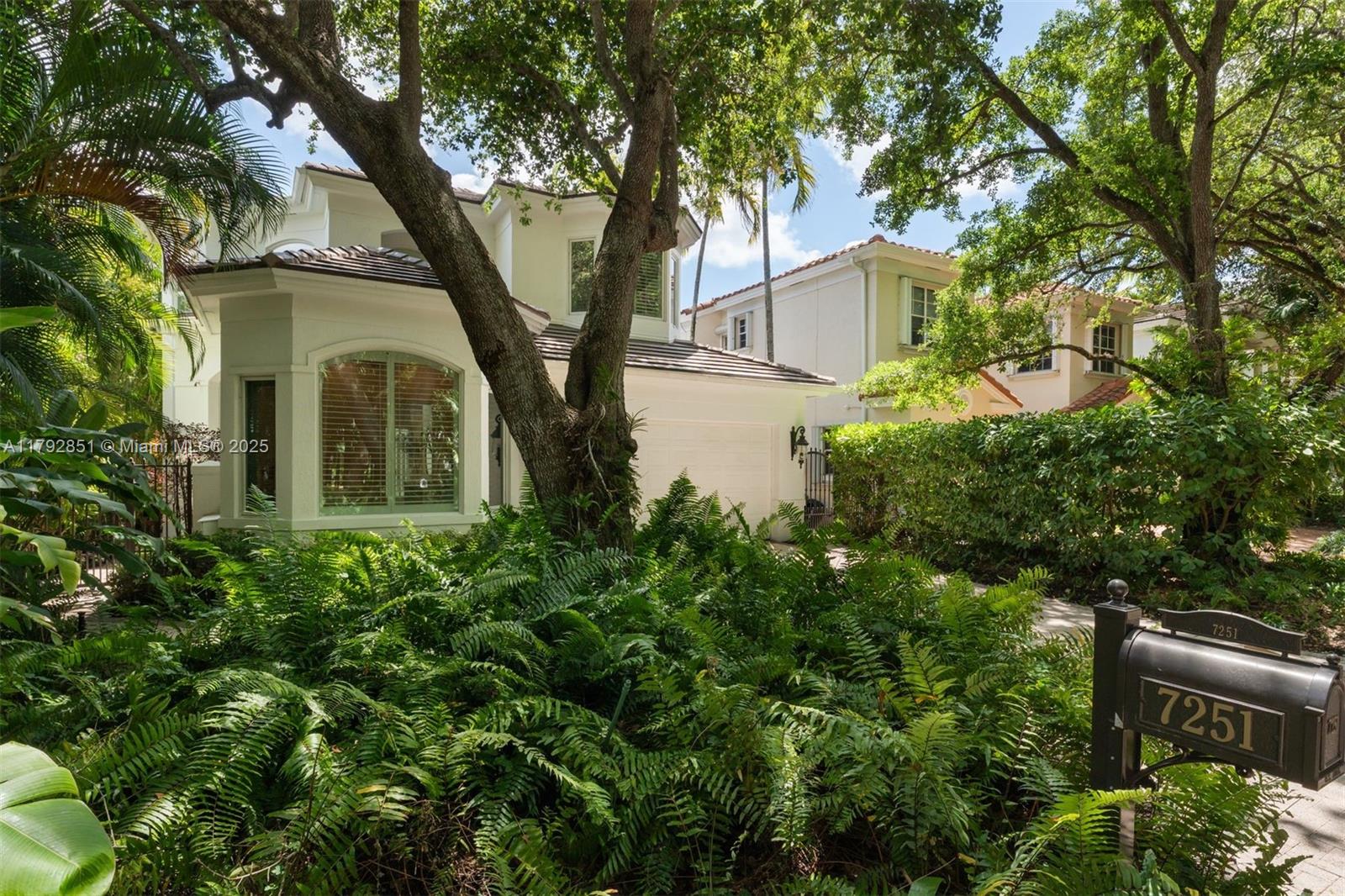 UNIVERSITY PLACE - Residential