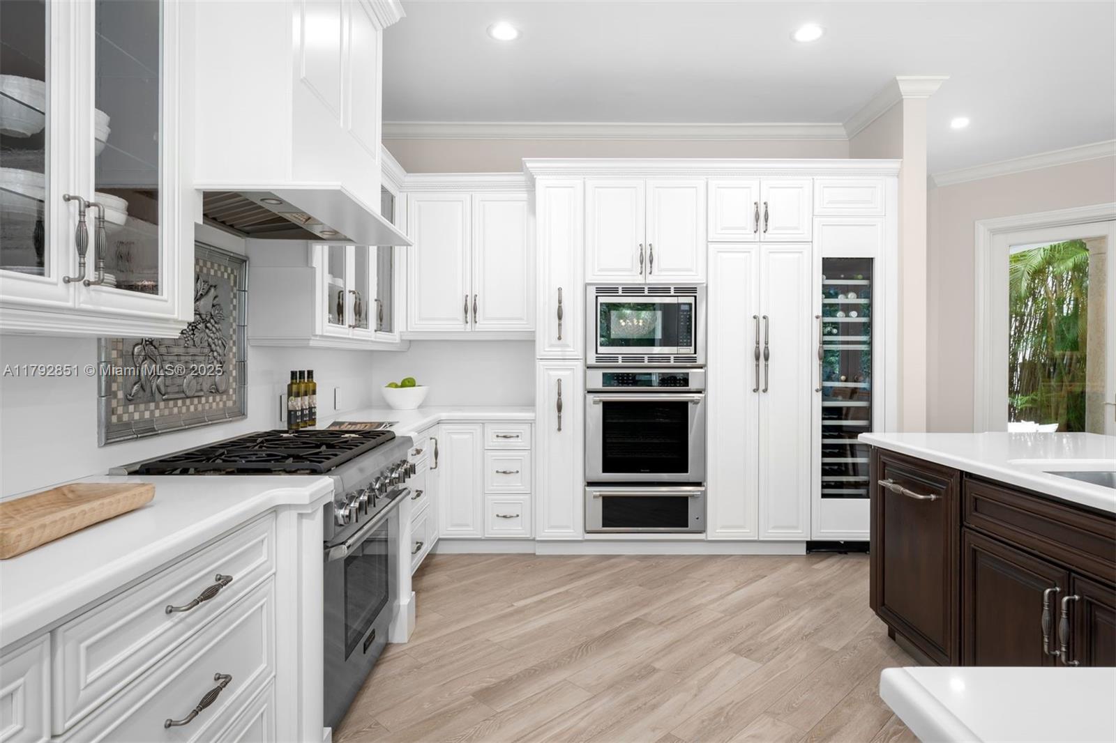 UNIVERSITY PLACE - Residential