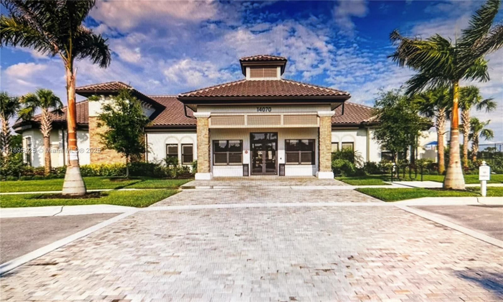 PORTICO - Residential