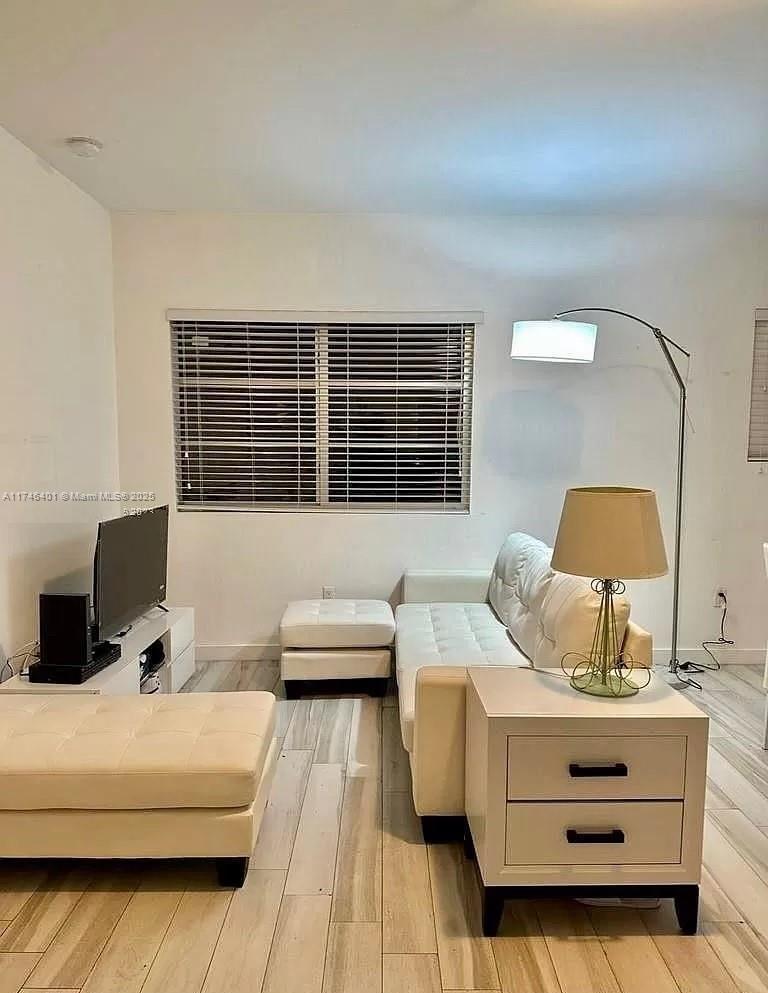 1560 Meridian Ave 207, Miami Beach, Miami-Dade County, Florida - 1 Bedrooms  
1 Bathrooms - 