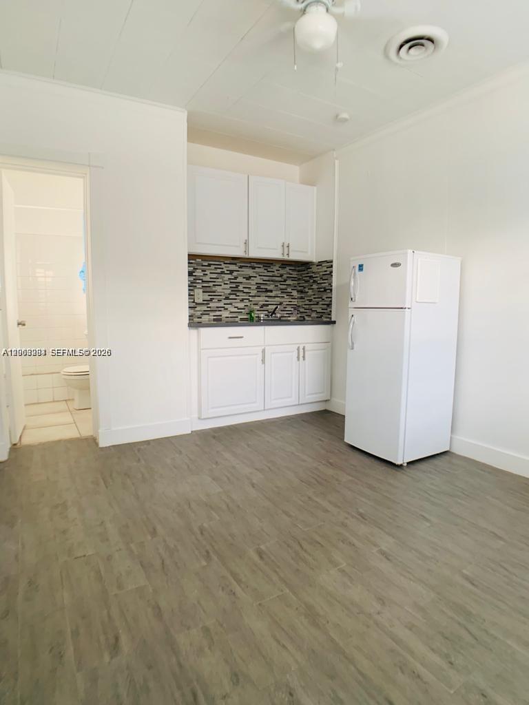 HOLLYWOOD SOUTH SIDE ADD - Residential Lease