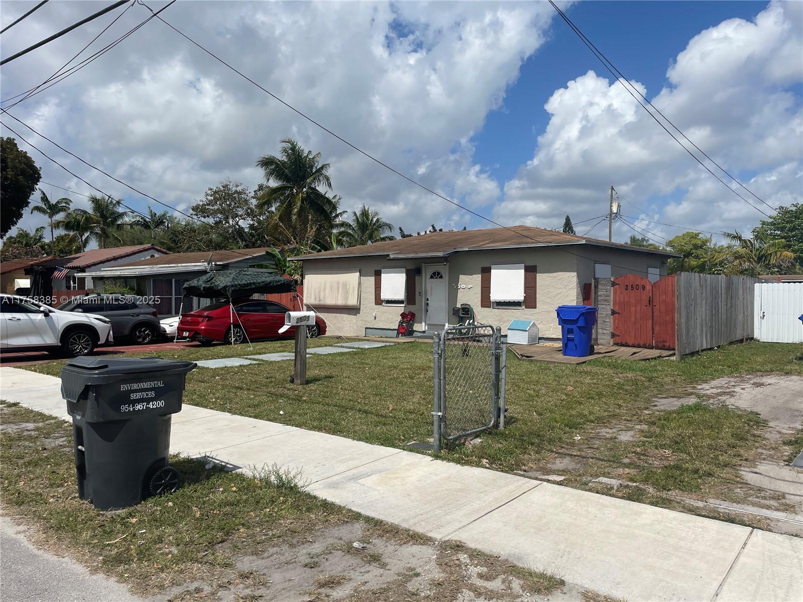 HOLLYWOOD TERRACE - Residential