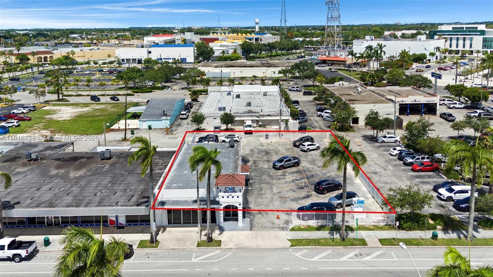 Main image without alt text