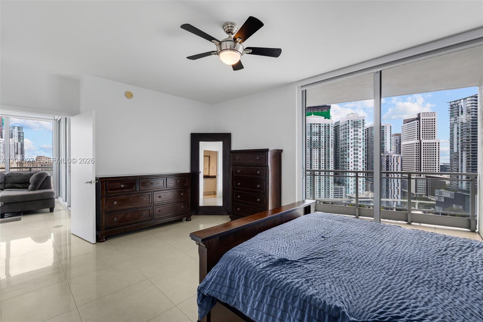 IVY CONDO - Residential