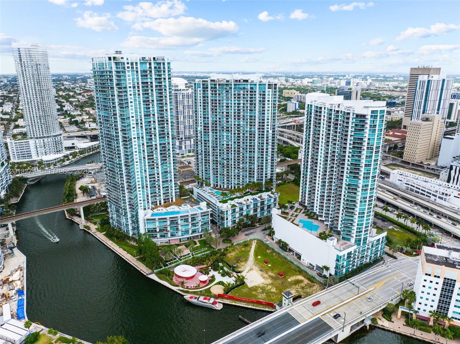 IVY CONDO - Residential