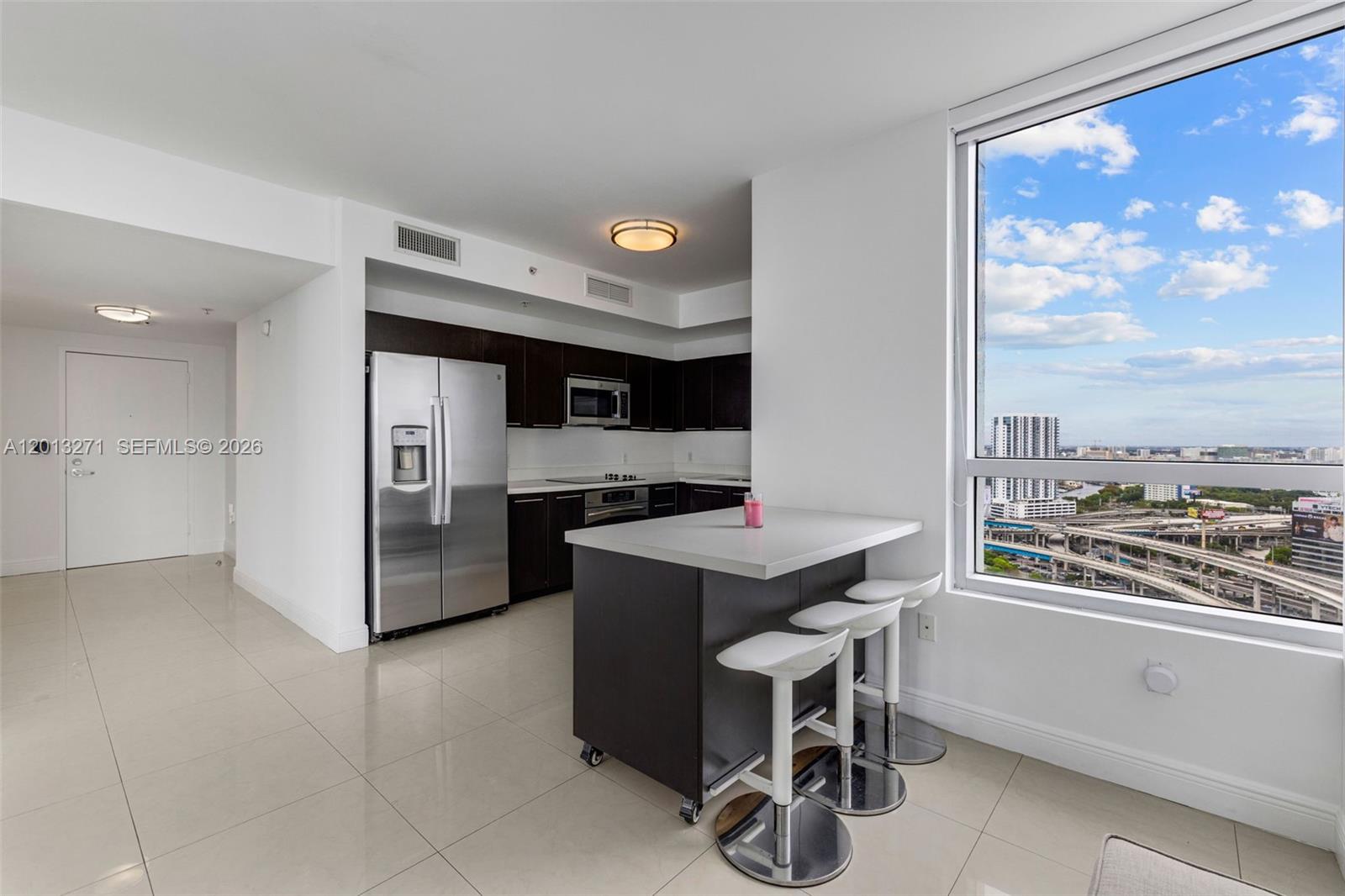 IVY CONDO - Residential