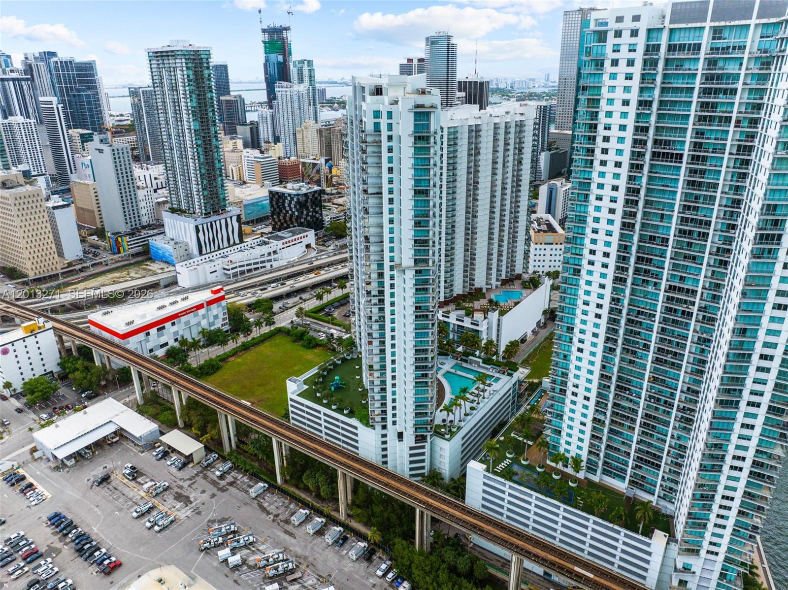 IVY CONDO - Residential