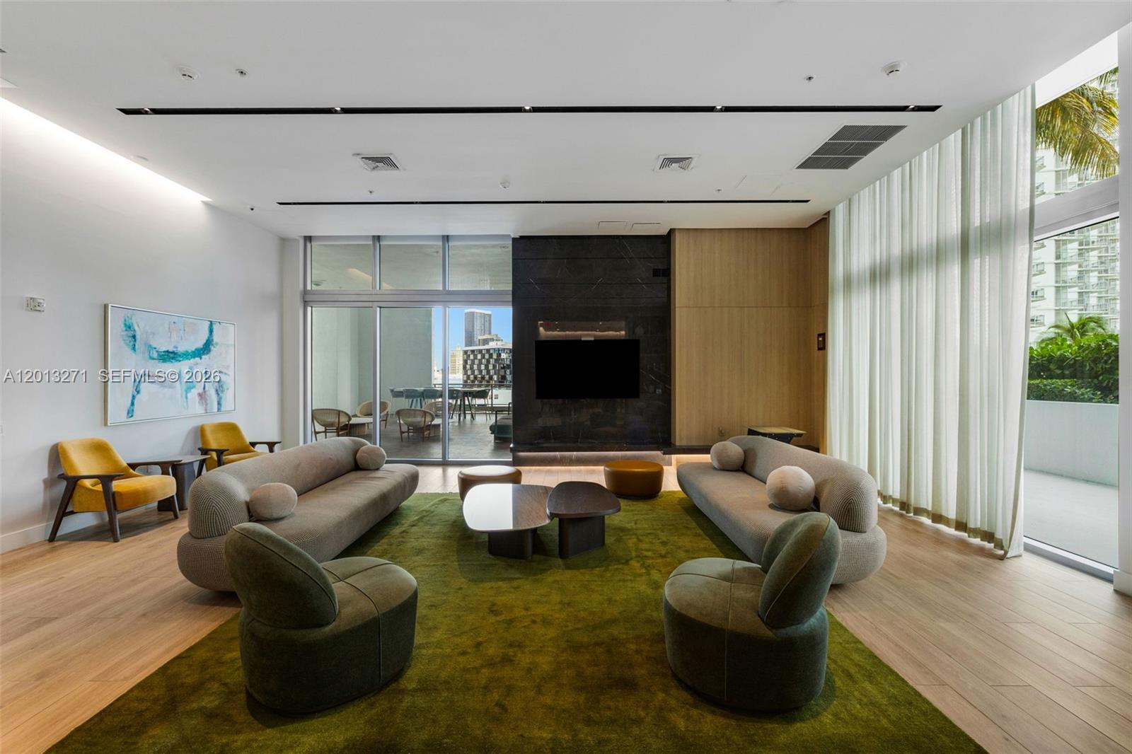 IVY CONDO - Residential