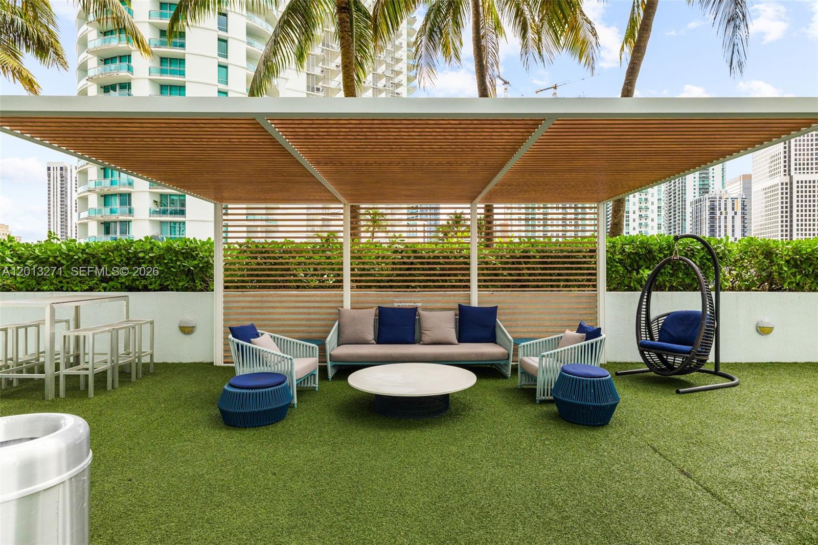IVY CONDO - Residential