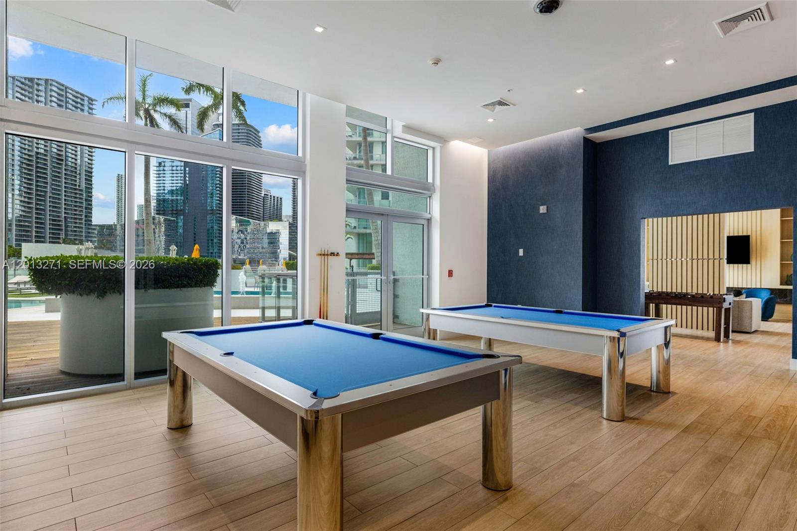 IVY CONDO - Residential
