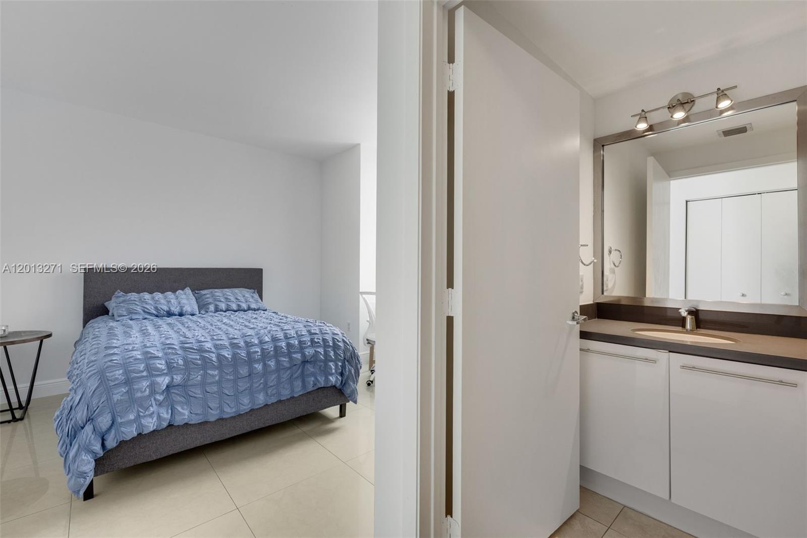 IVY CONDO - Residential