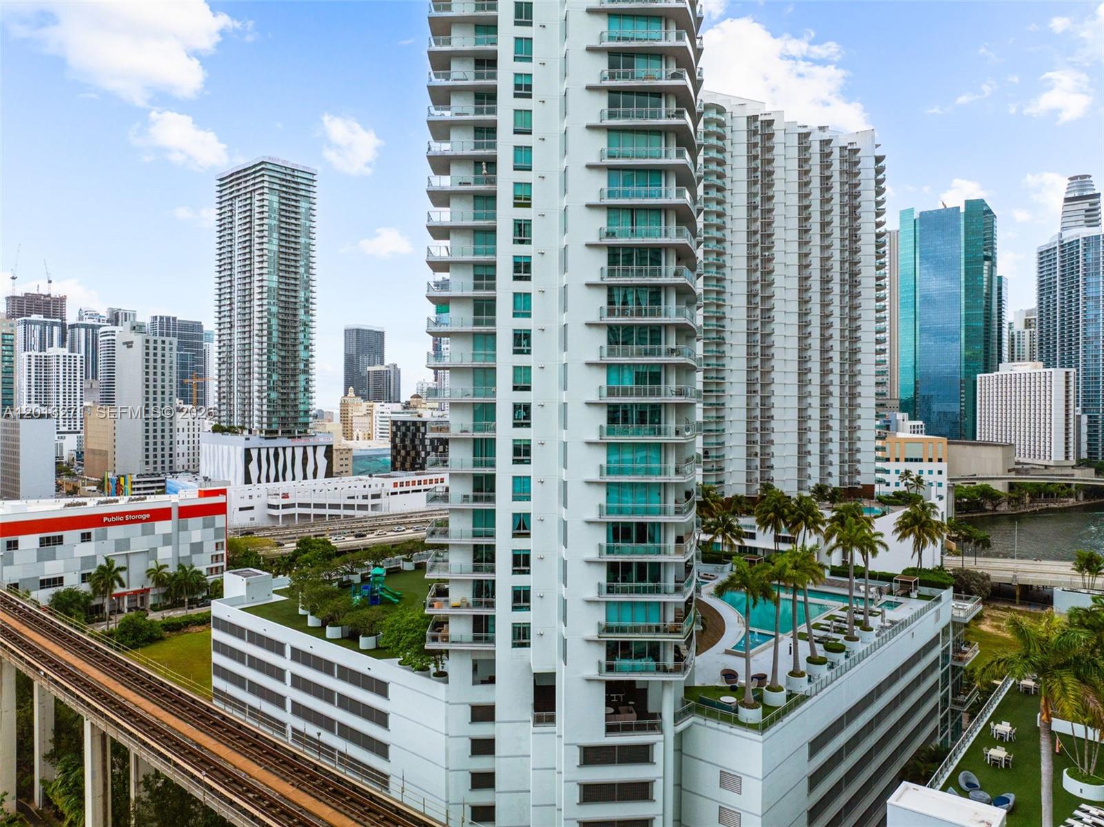 IVY CONDO - Residential