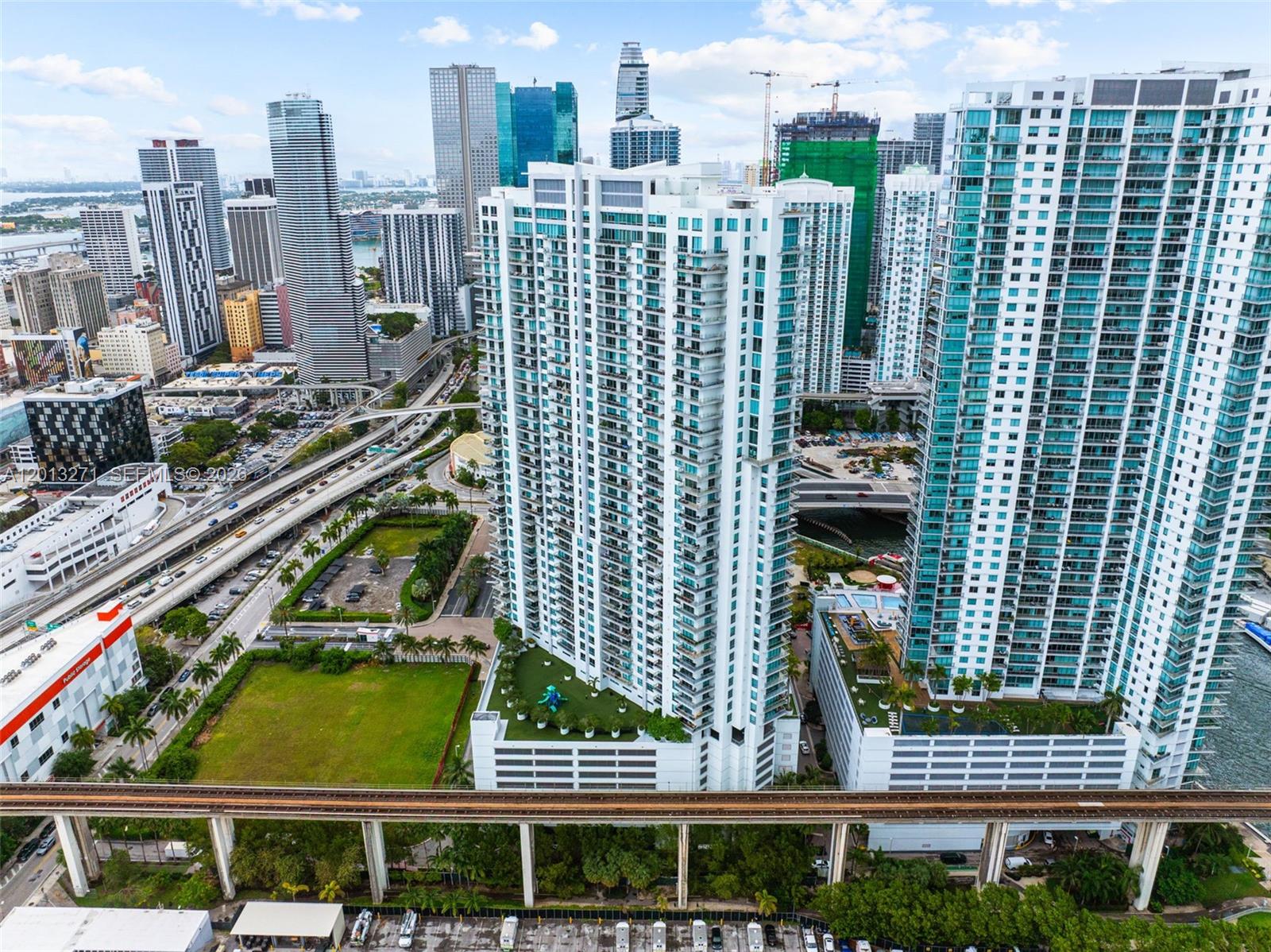 IVY CONDO - Residential