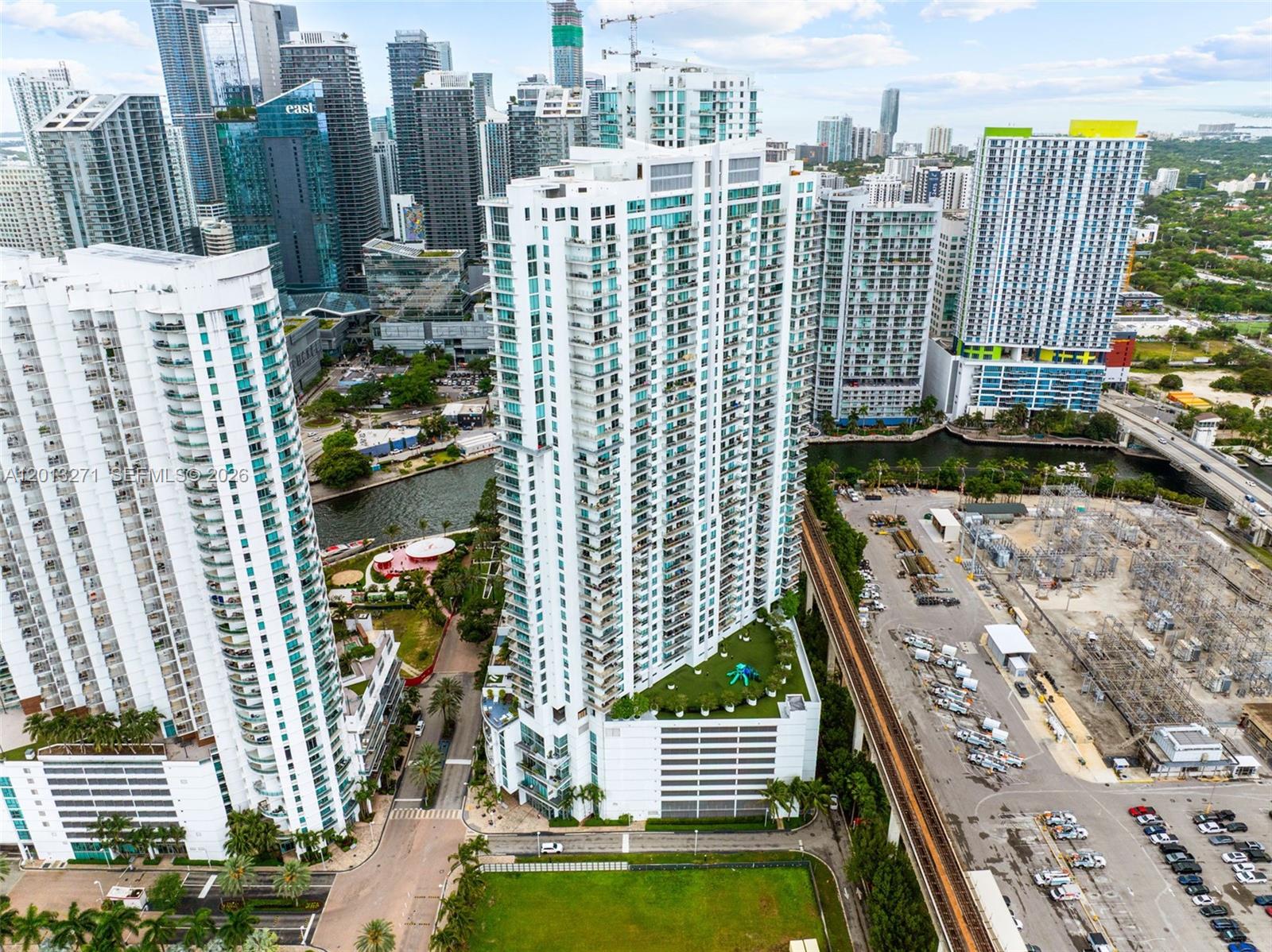 IVY CONDO - Residential