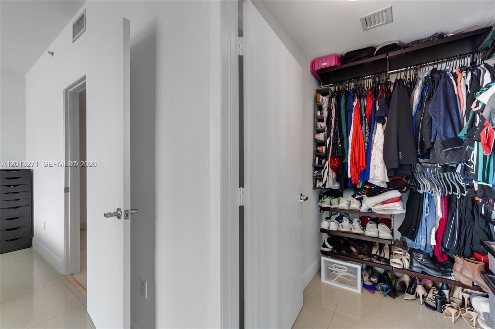 IVY CONDO - Residential