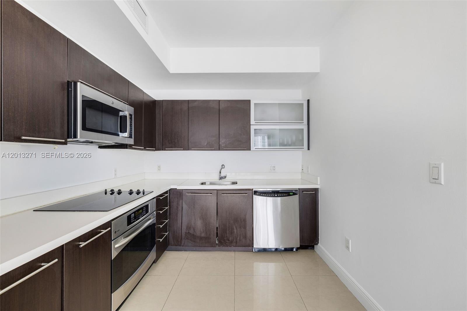 IVY CONDO - Residential