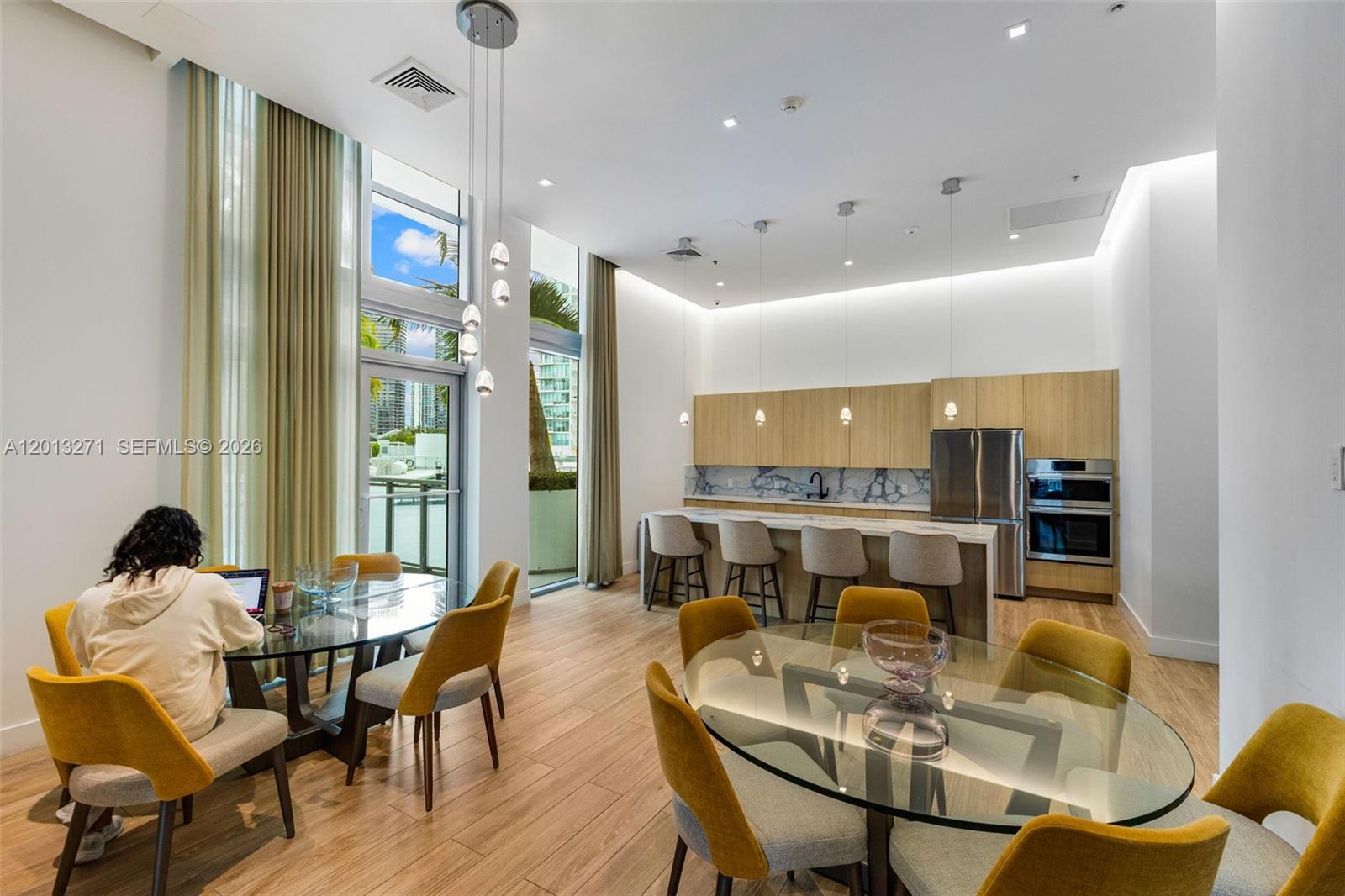 IVY CONDO - Residential