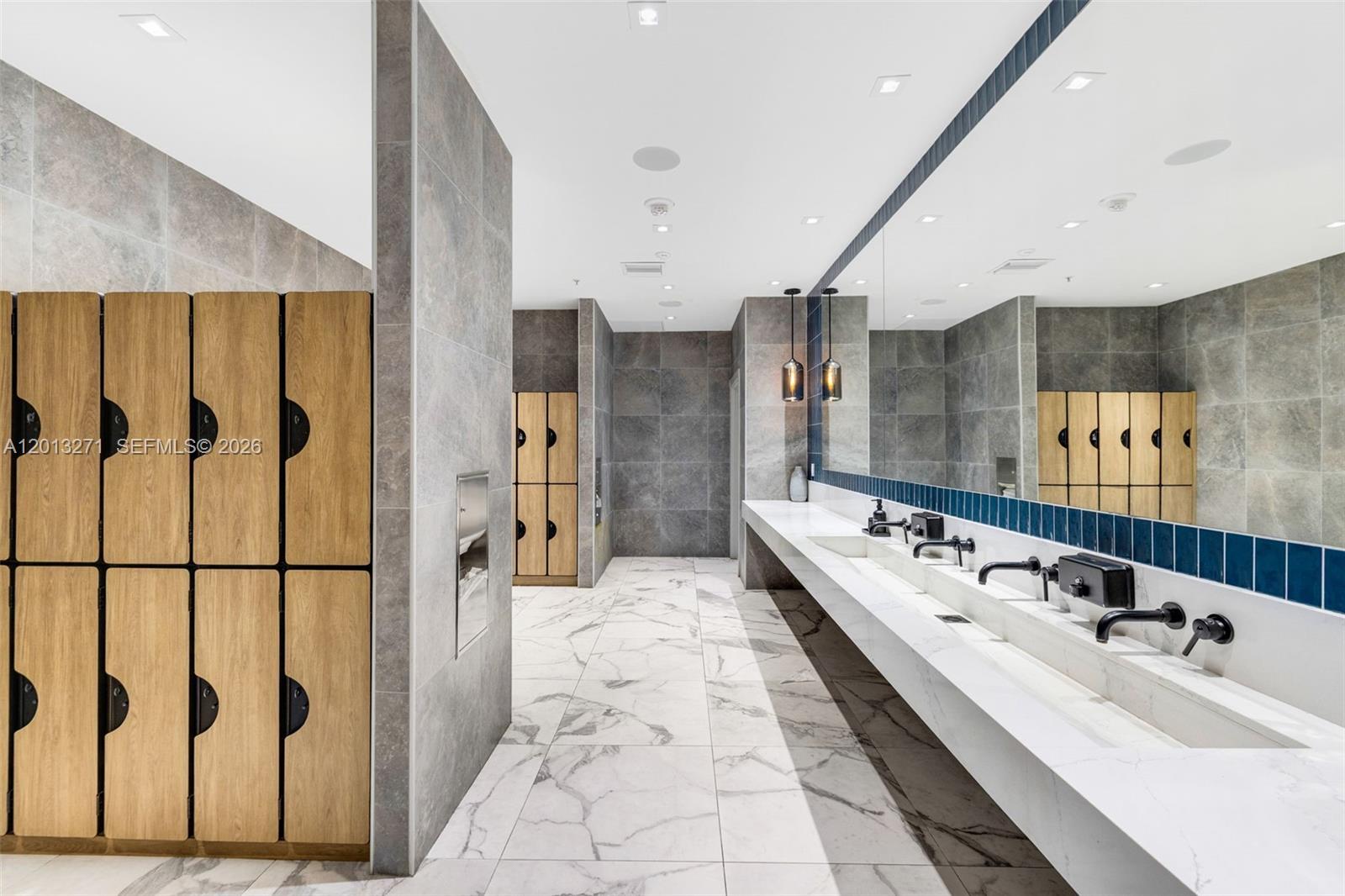 IVY CONDO - Residential