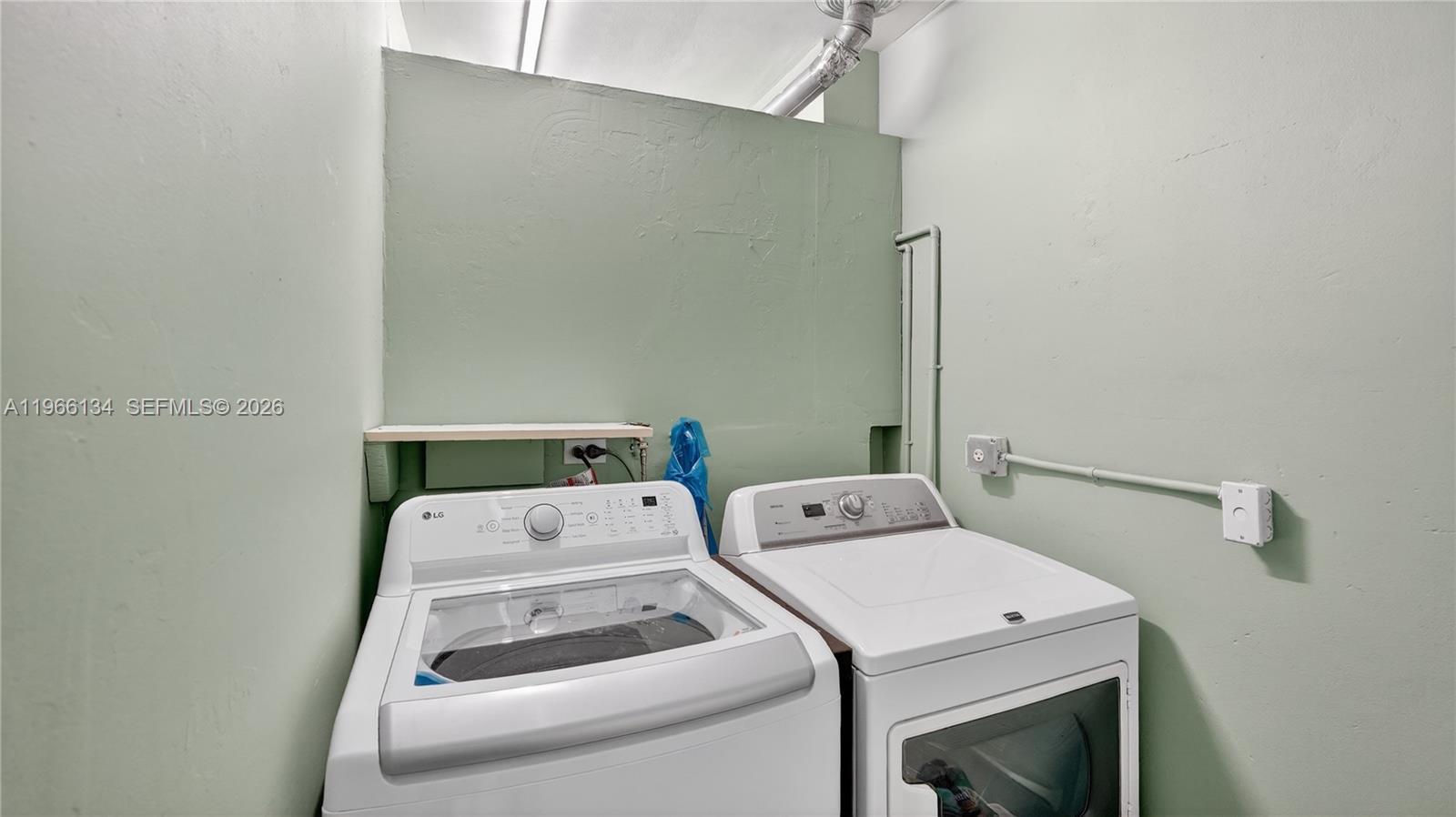 SUNSET ISLES SEC 1 - Residential