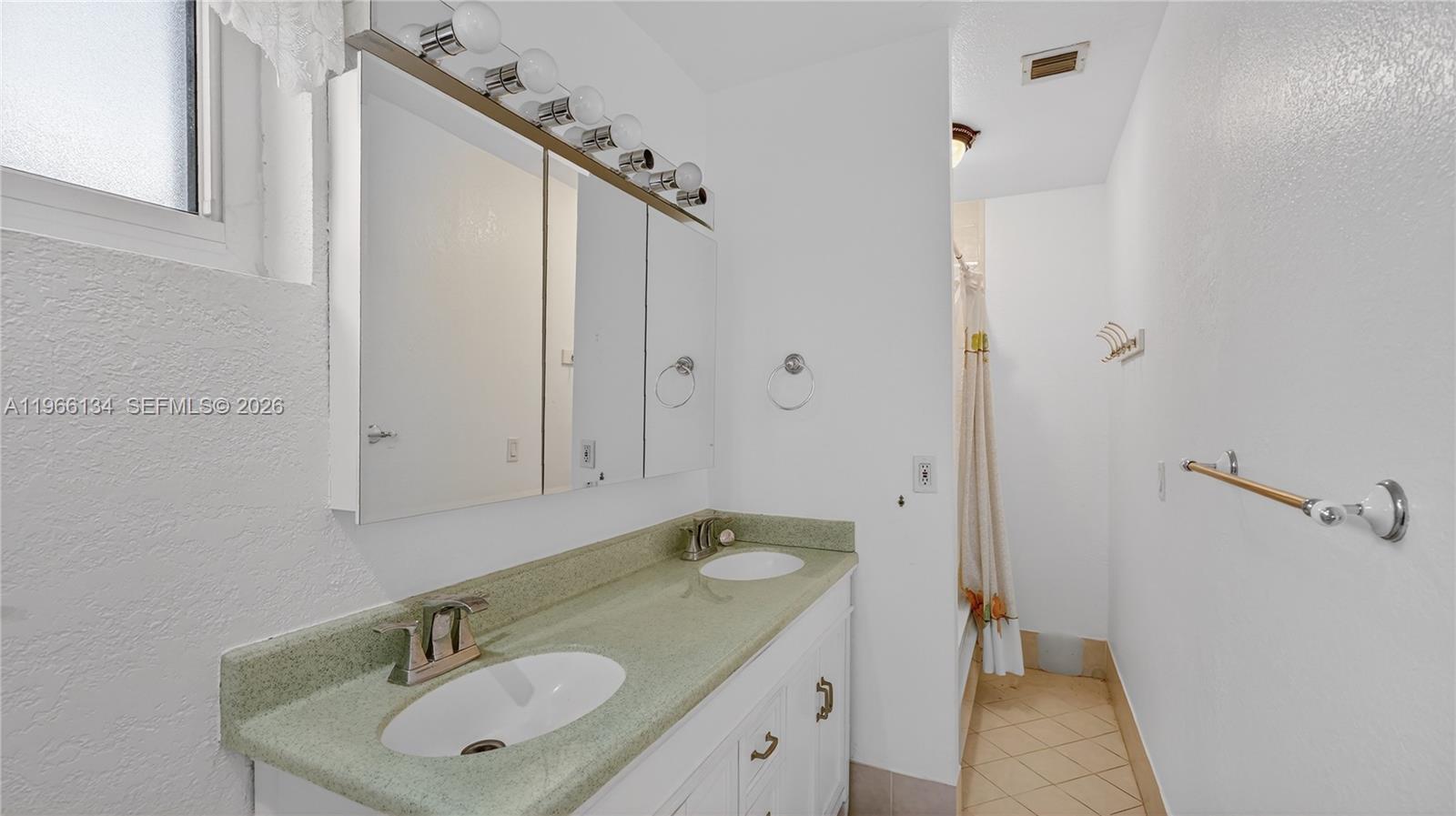 SUNSET ISLES SEC 1 - Residential