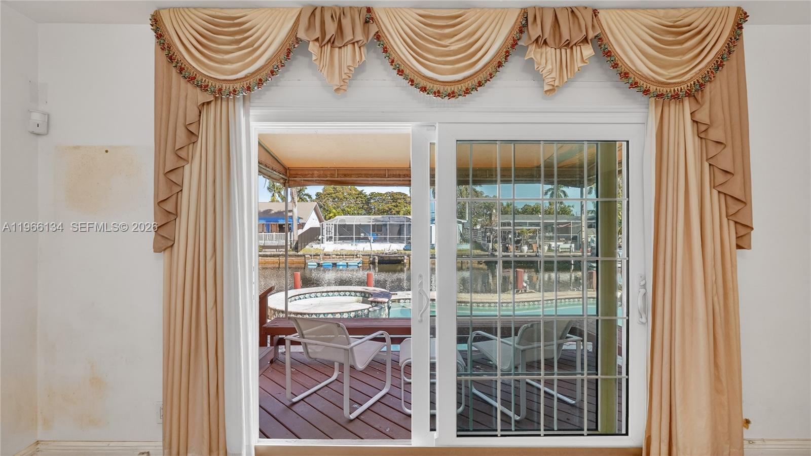 SUNSET ISLES SEC 1 - Residential