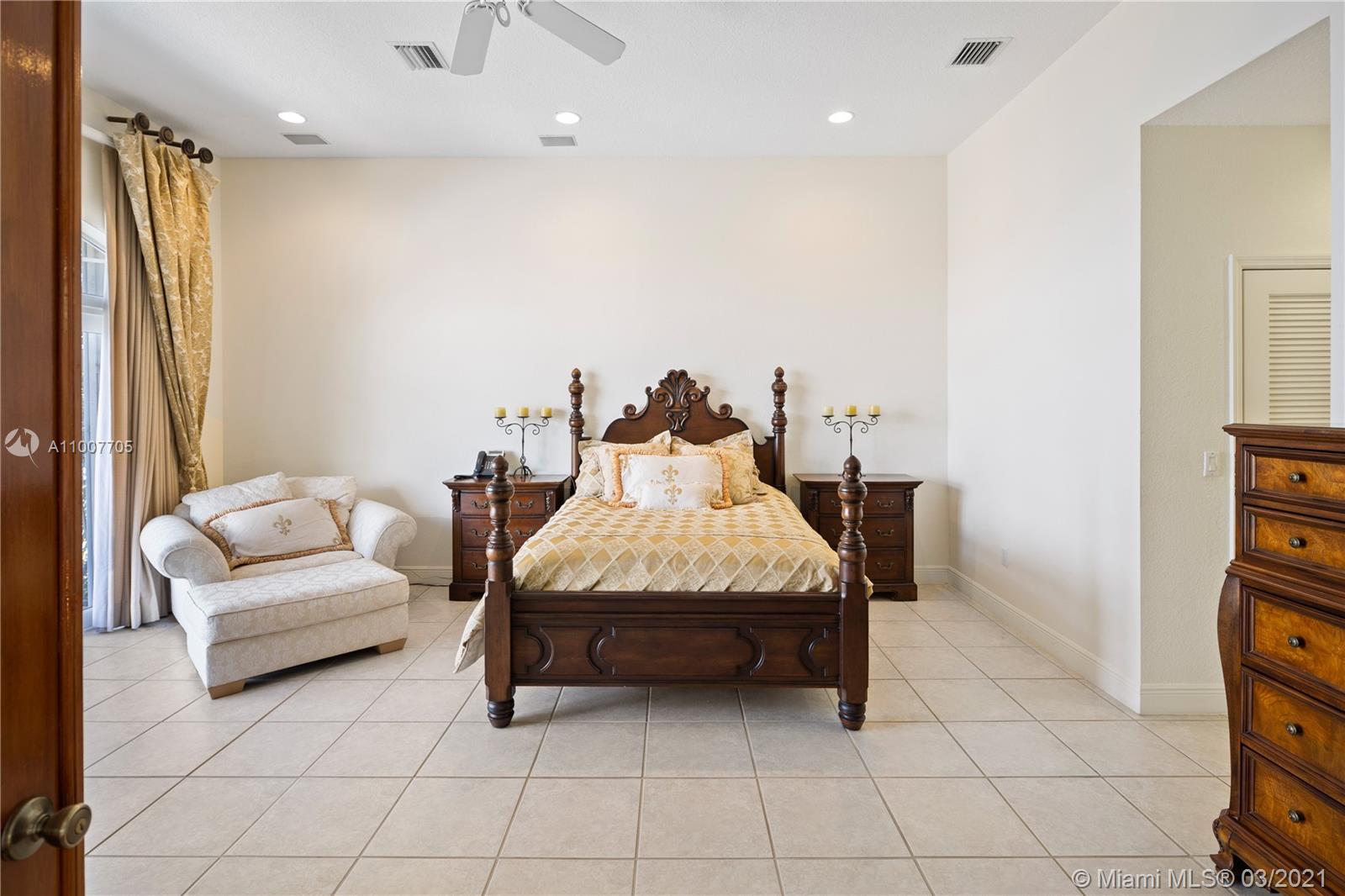 BISCAYNE POINT - Residential