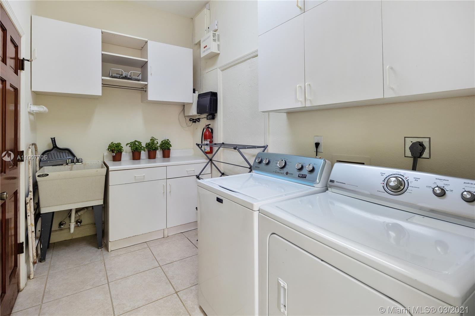 BISCAYNE POINT - Residential