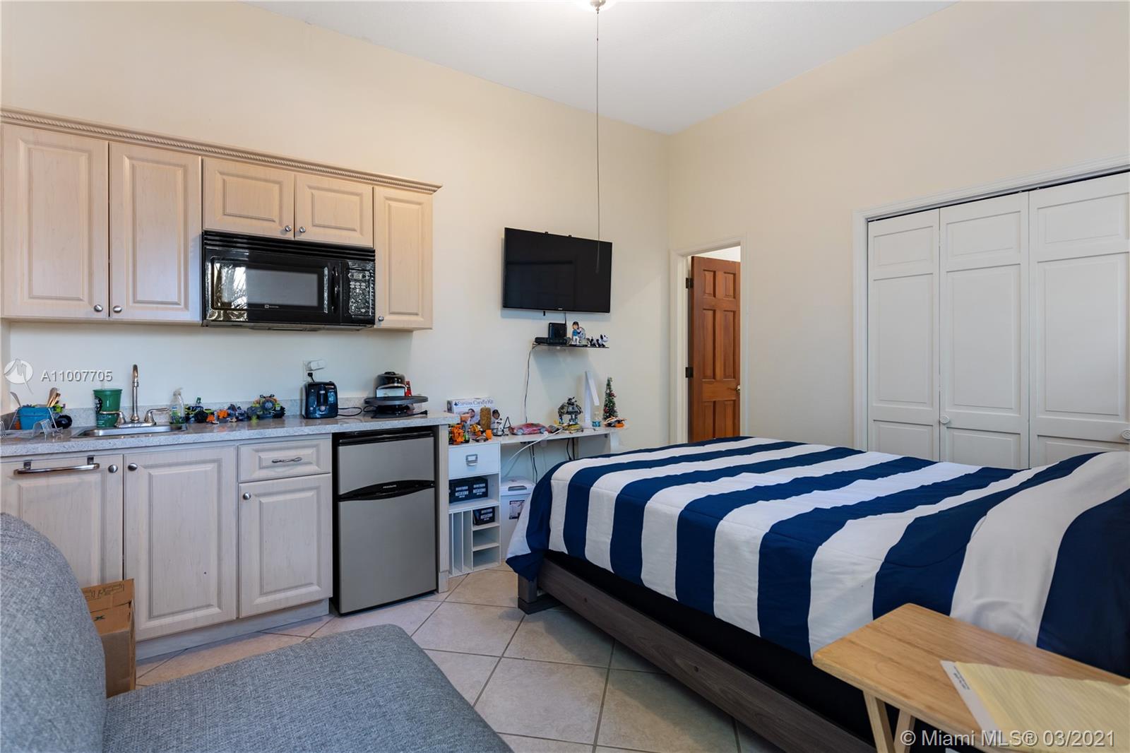 BISCAYNE POINT - Residential