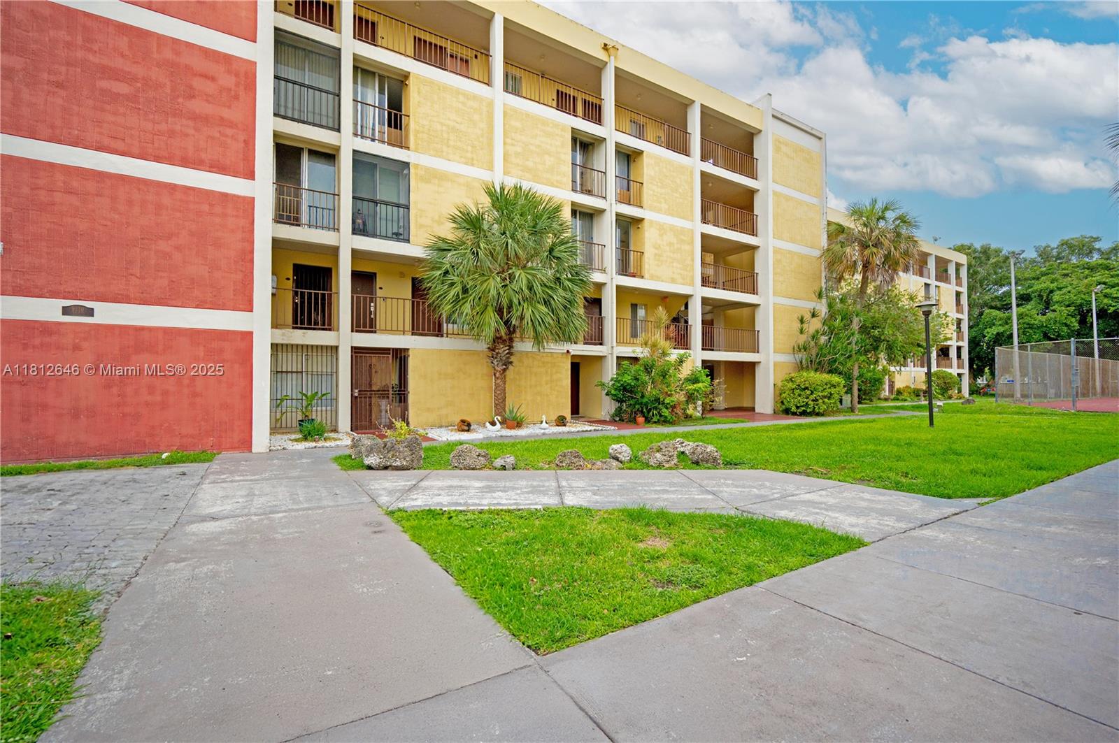 Rental Property at 9210 Fontainebleau Blvd 505, Miami, Broward County, Florida - Bedrooms: 2 
Bathrooms: 3.5  - $2,500 MO.