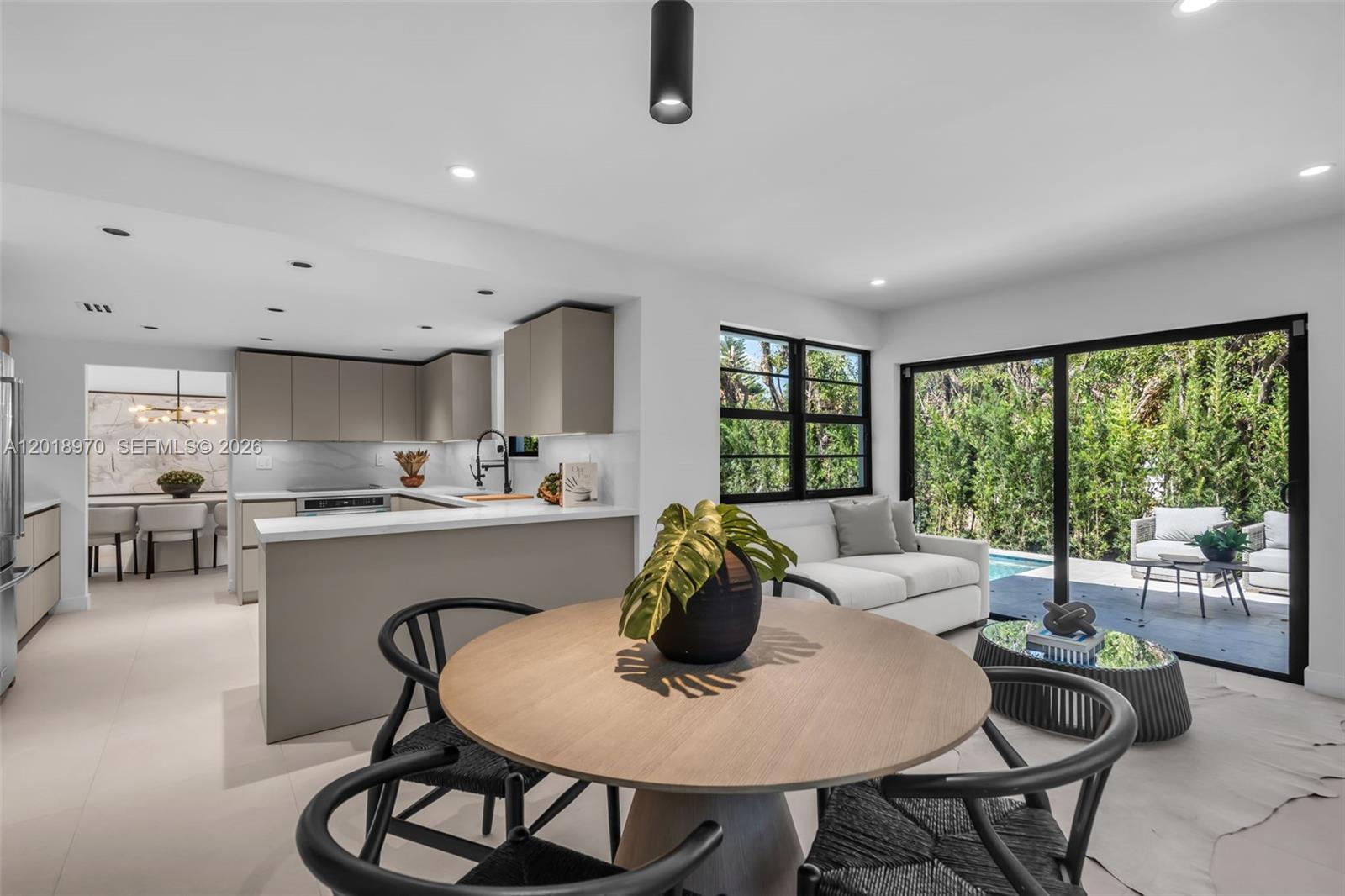 CORAL GABLES RIVIERA SEC - Residential