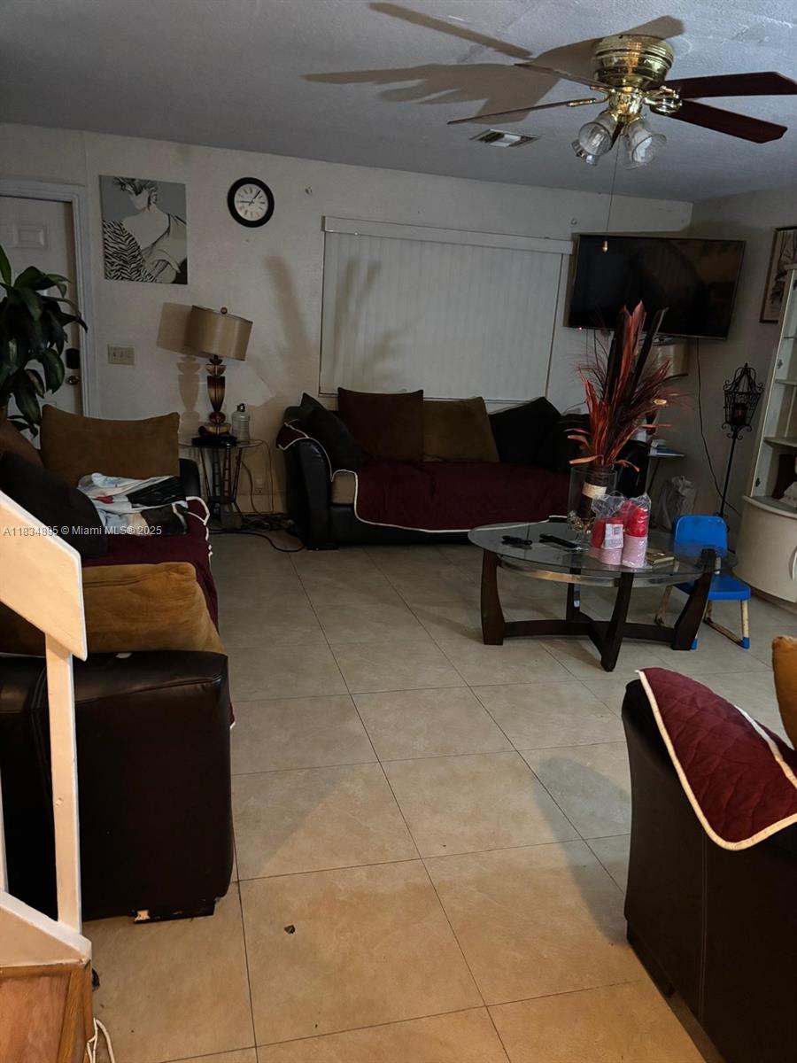 1203 Sussex Dr