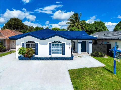 Photo of 13829 SW 157th Ter, Miami, FL 33177 (MLS # A11923519)