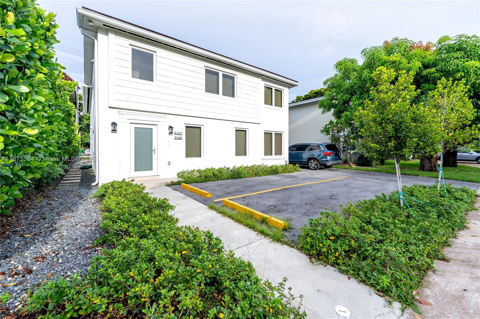 Impeccable and spacious 3/2 duplex in desirable Coral Gables - walking distance to Miracle Mile and its cultural attractions and world-renowned restaurants. This duplex features an ample living room, sun room, dining area, lots and lots of custom closets throughout, large bedrooms, washer & dryer, dishwasher, stainless steel appliances, alarm system, impact resistant windows and doors and an under-stairs storage area! JUST remodeled to perfection, great finishes and so much attention to detail! **A must see**
Both the top and bottom units are identical and both are for rent.