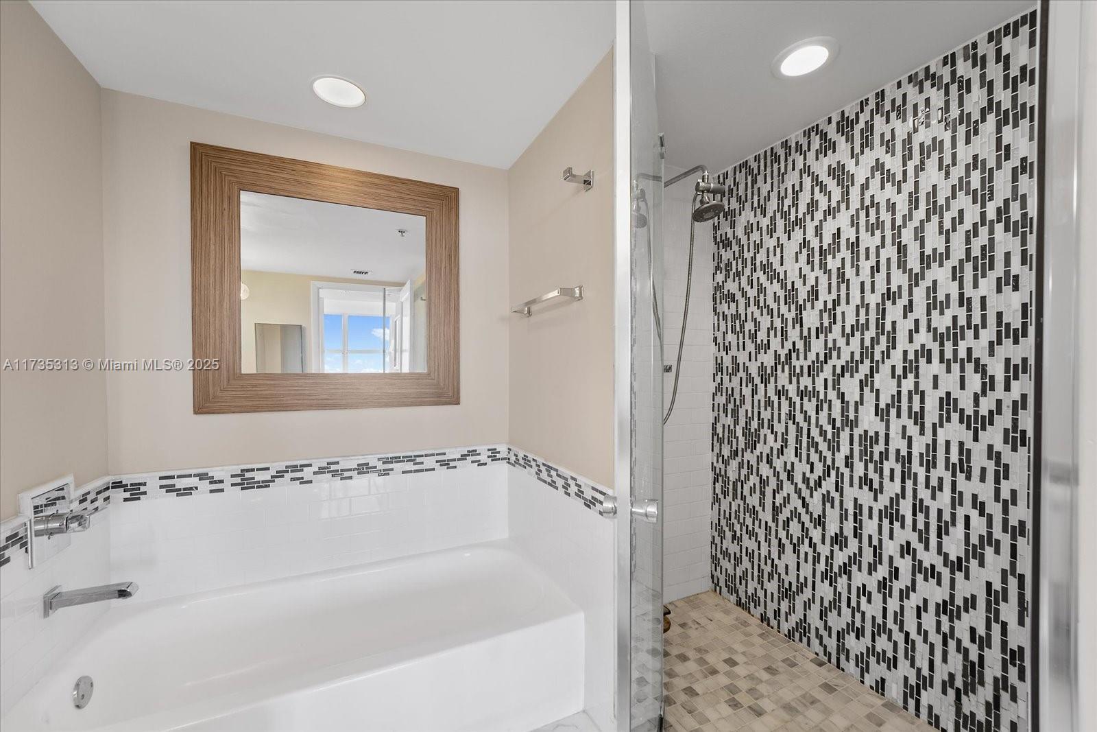 THE FLORIDIAN CONDO - Residential