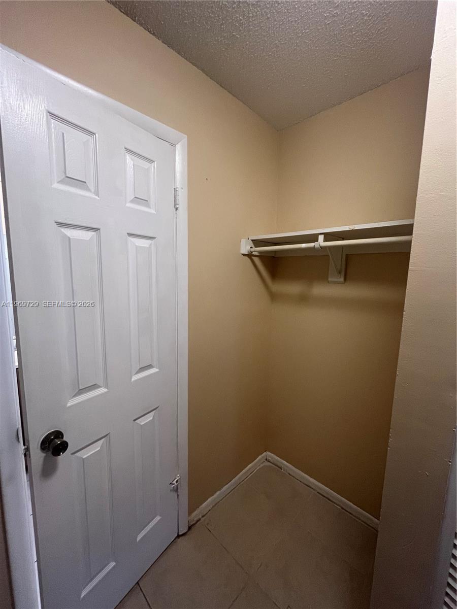 BROOKFIELD SQUARE CONDO - Residential Lease