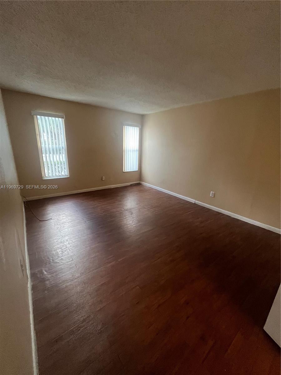 BROOKFIELD SQUARE CONDO - Residential Lease