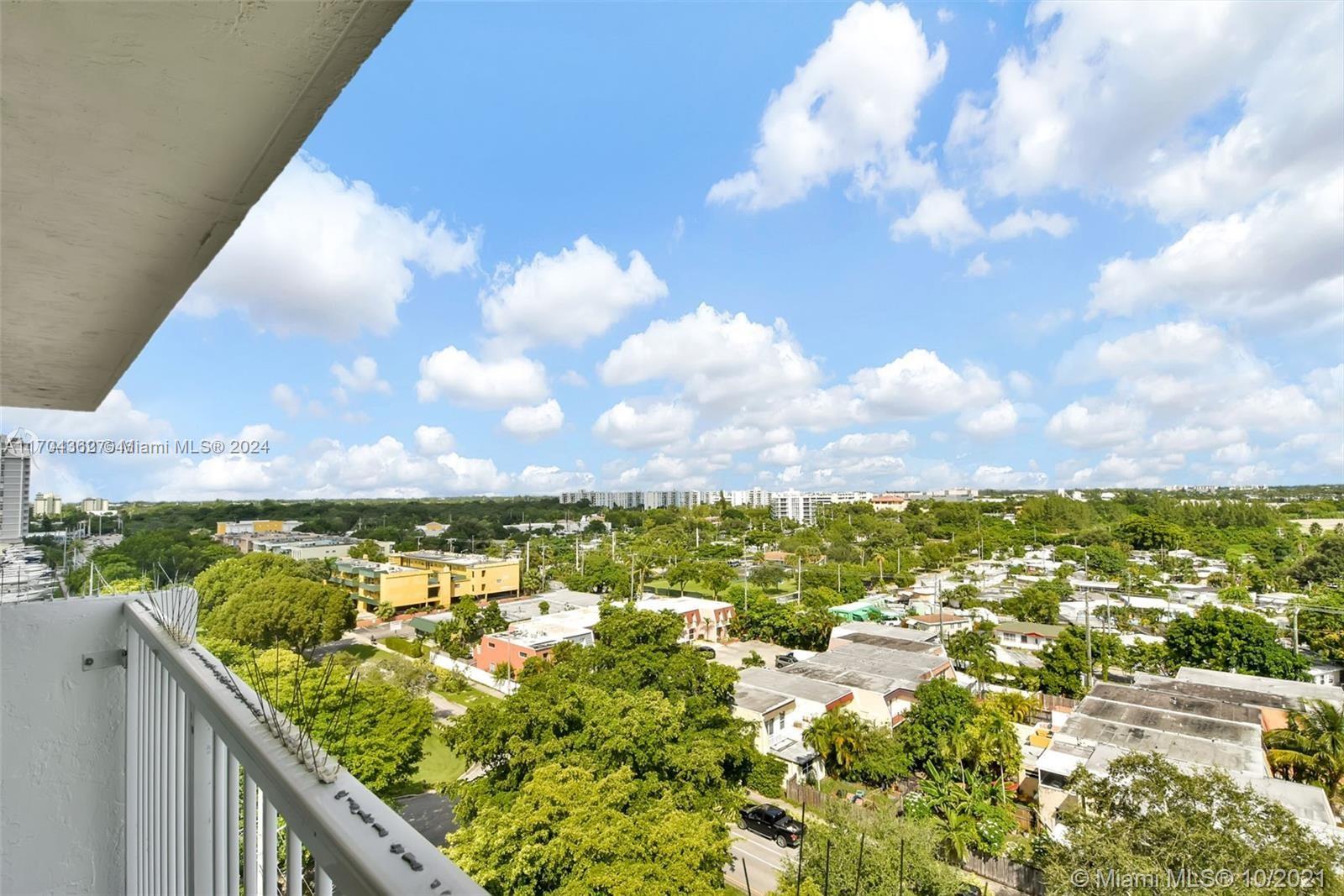 Property for Sale at 2000 Ne 135th St 1003, North Miami, Miami-Dade County, Florida - Bedrooms: 2 
Bathrooms: 2  - $299,000