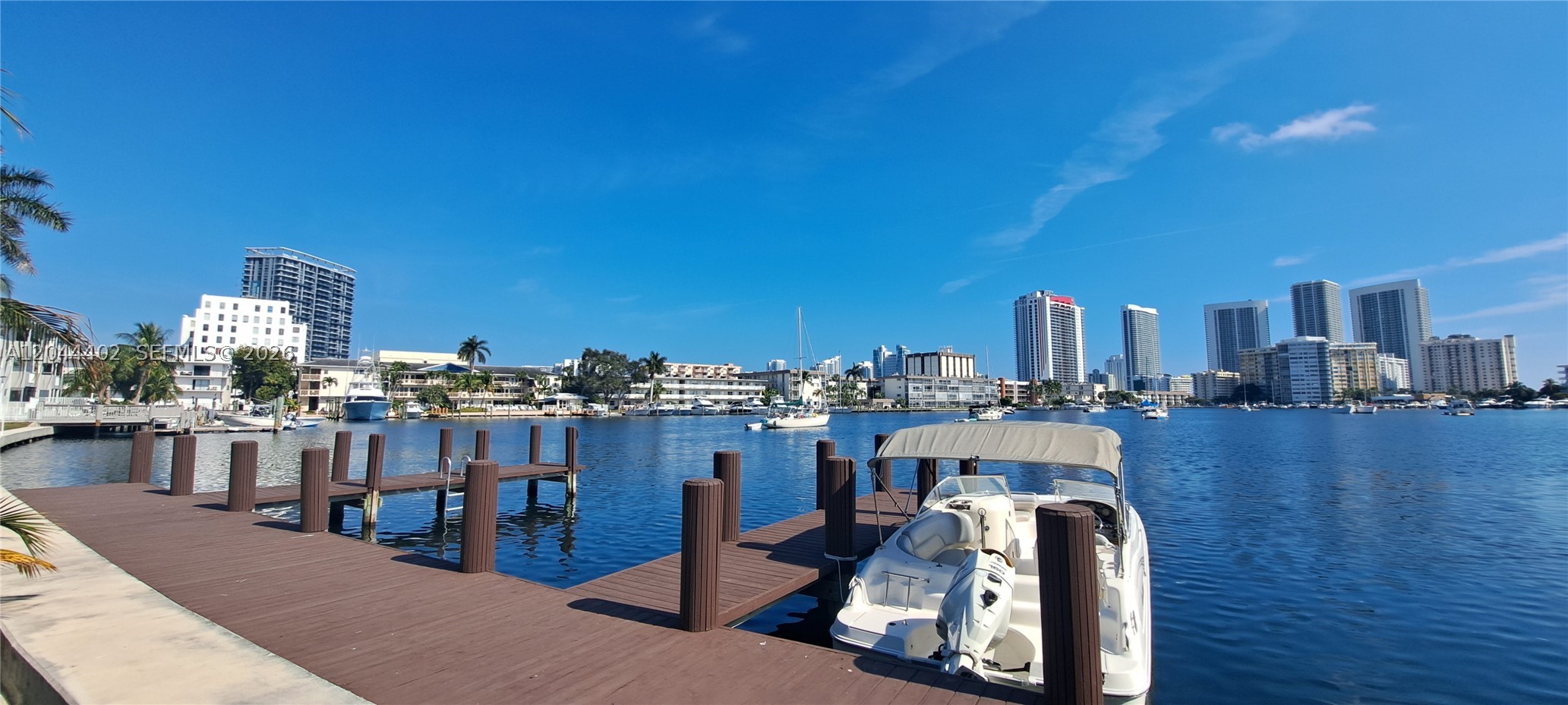 450 GOLDEN ISLES DR 2H