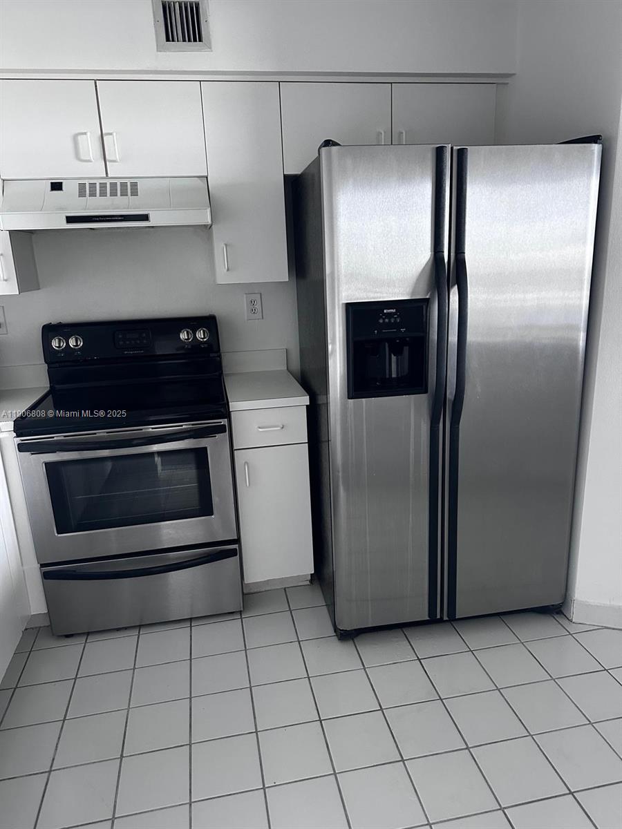 PARC CENTRAL AVENTURA SOU - Residential Lease