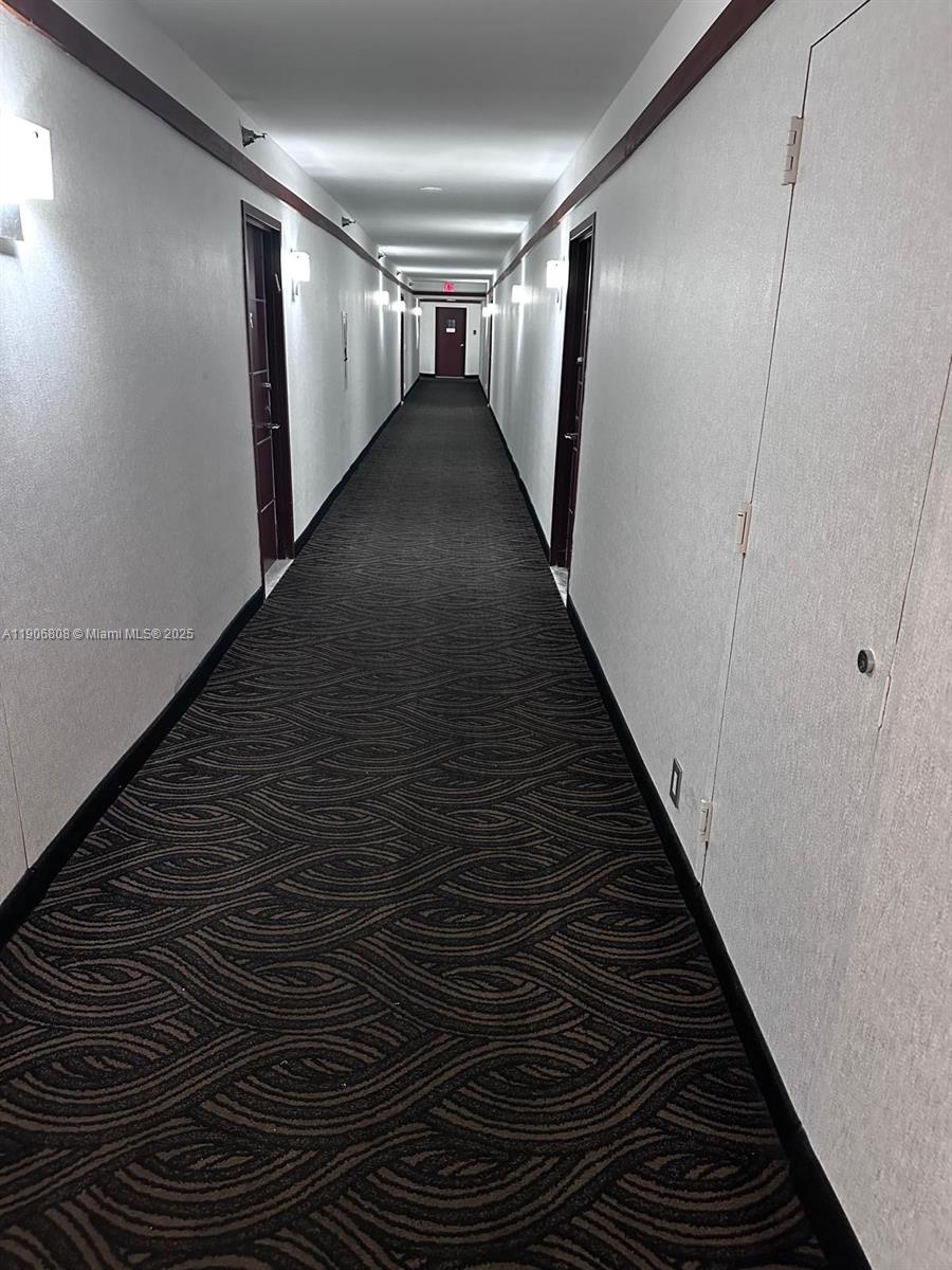 PARC CENTRAL AVENTURA SOU - Residential Lease