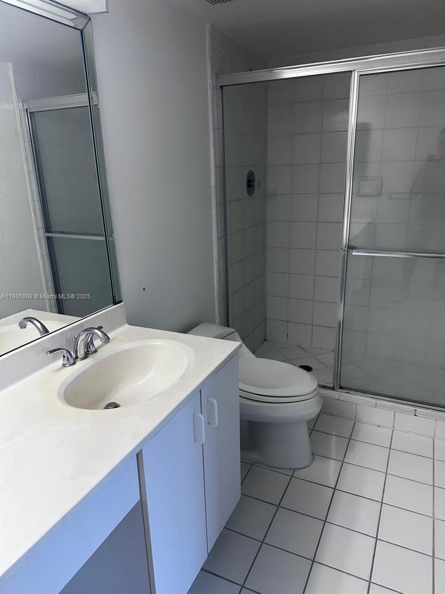 PARC CENTRAL AVENTURA SOU - Residential Lease