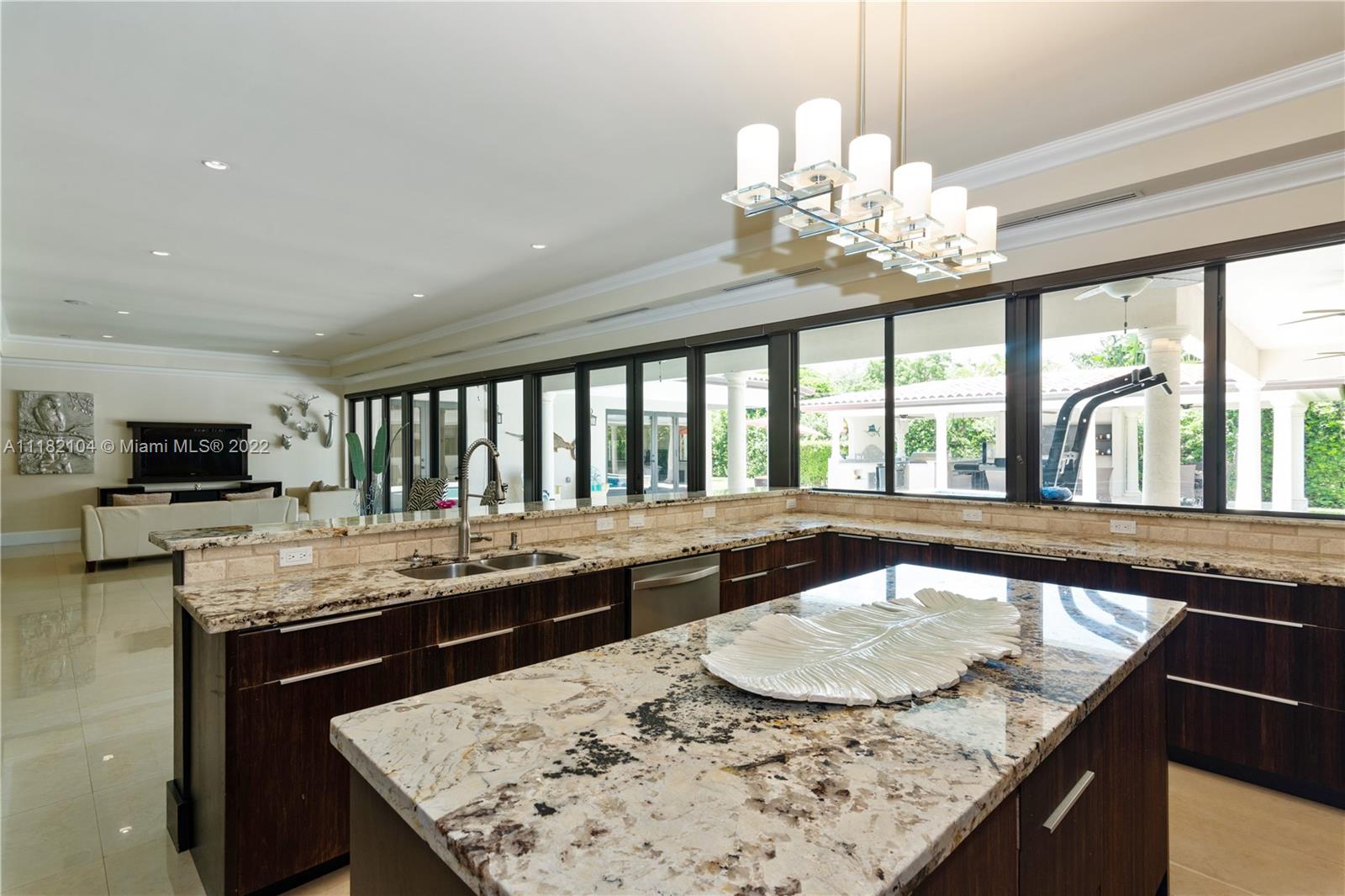 TOWN & RANCH ESTS - Residential