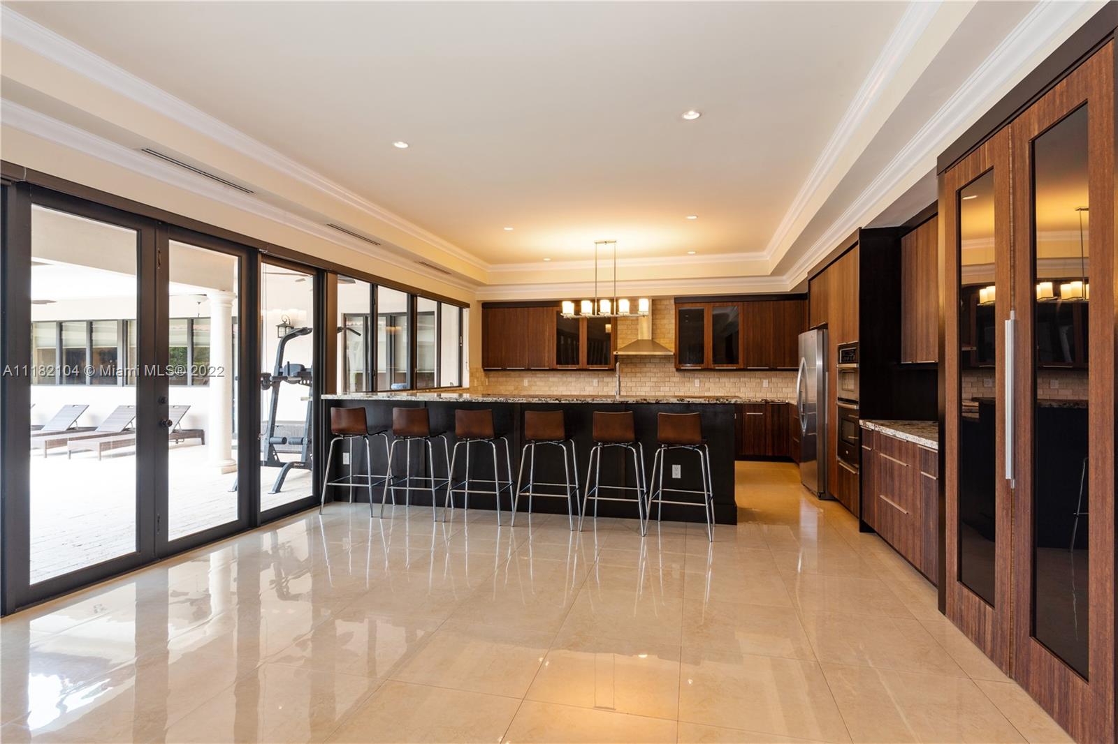 TOWN & RANCH ESTS - Residential